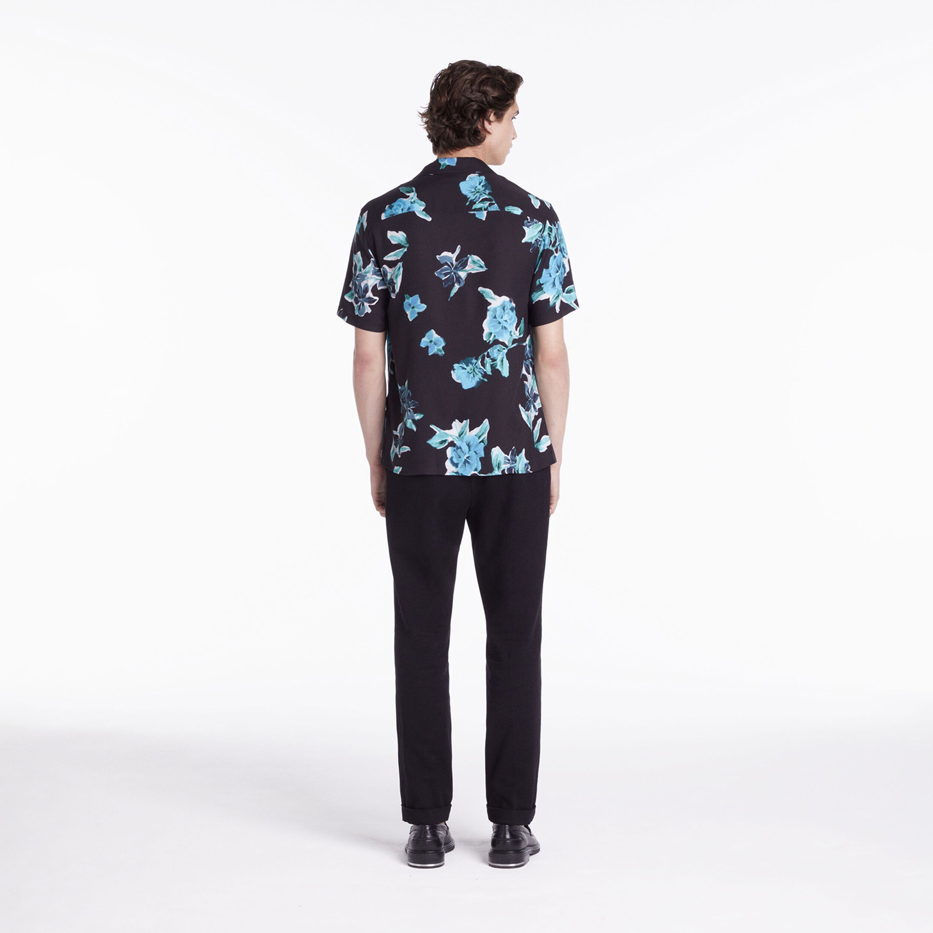 ERKEK ÇİÇEK DESENLİ COMFORT FIT KISA KOLLU SİYAH GÖMLEK