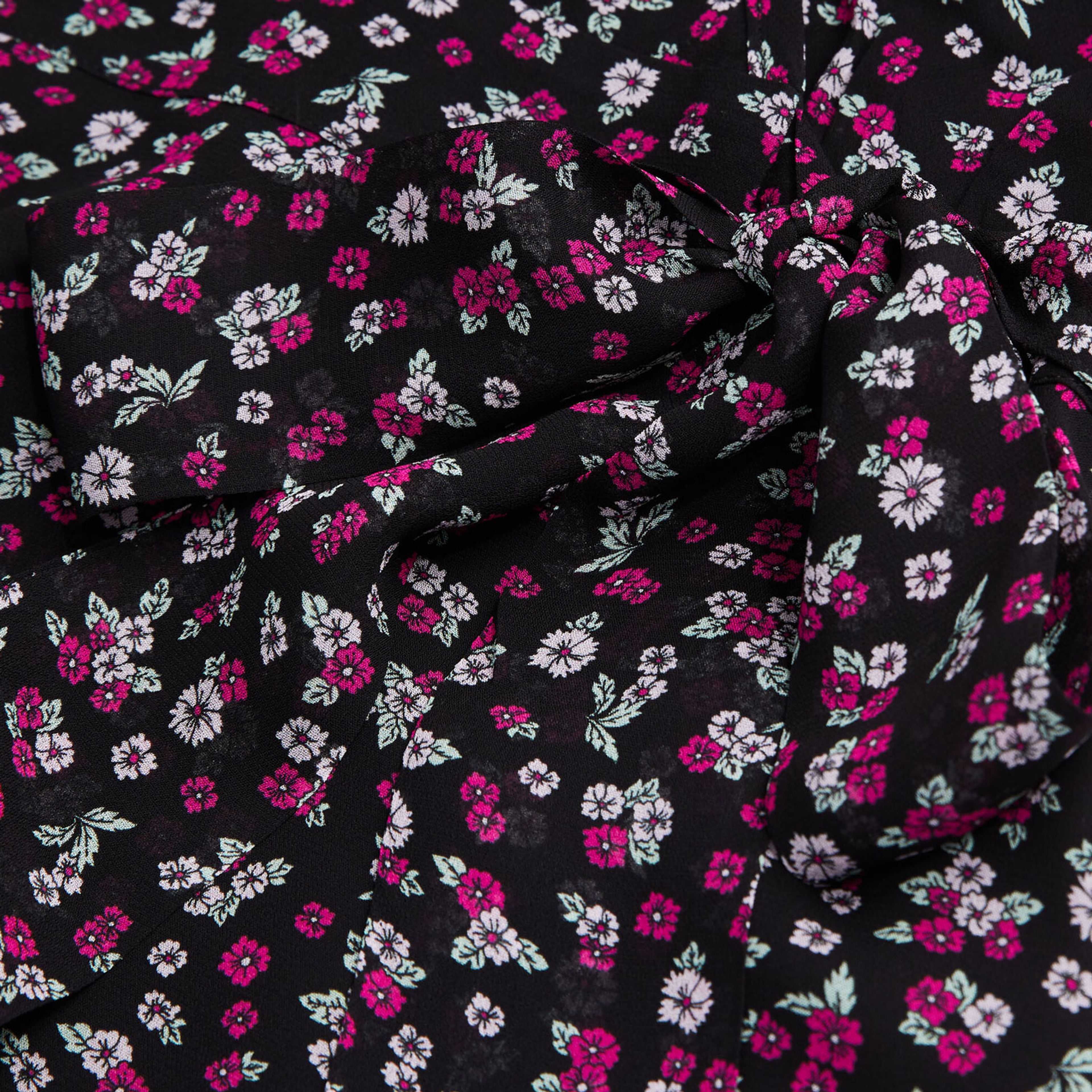 KADIN KISA KOLLU ÇİÇEK DESENLİ SİYAH ELBİSE