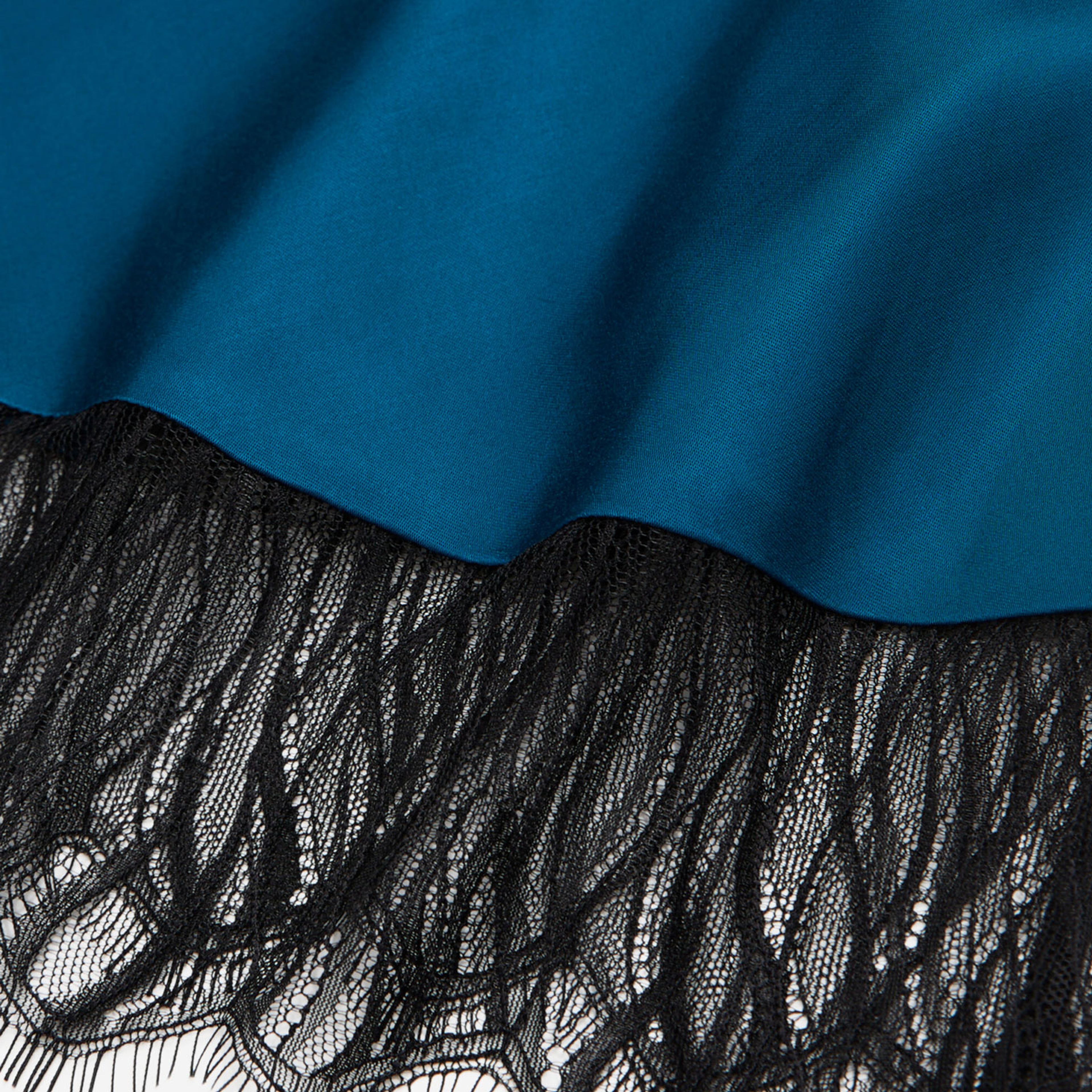 KADIN STRAIGHT FIT İŞLEMELİ MAVİ ETEK