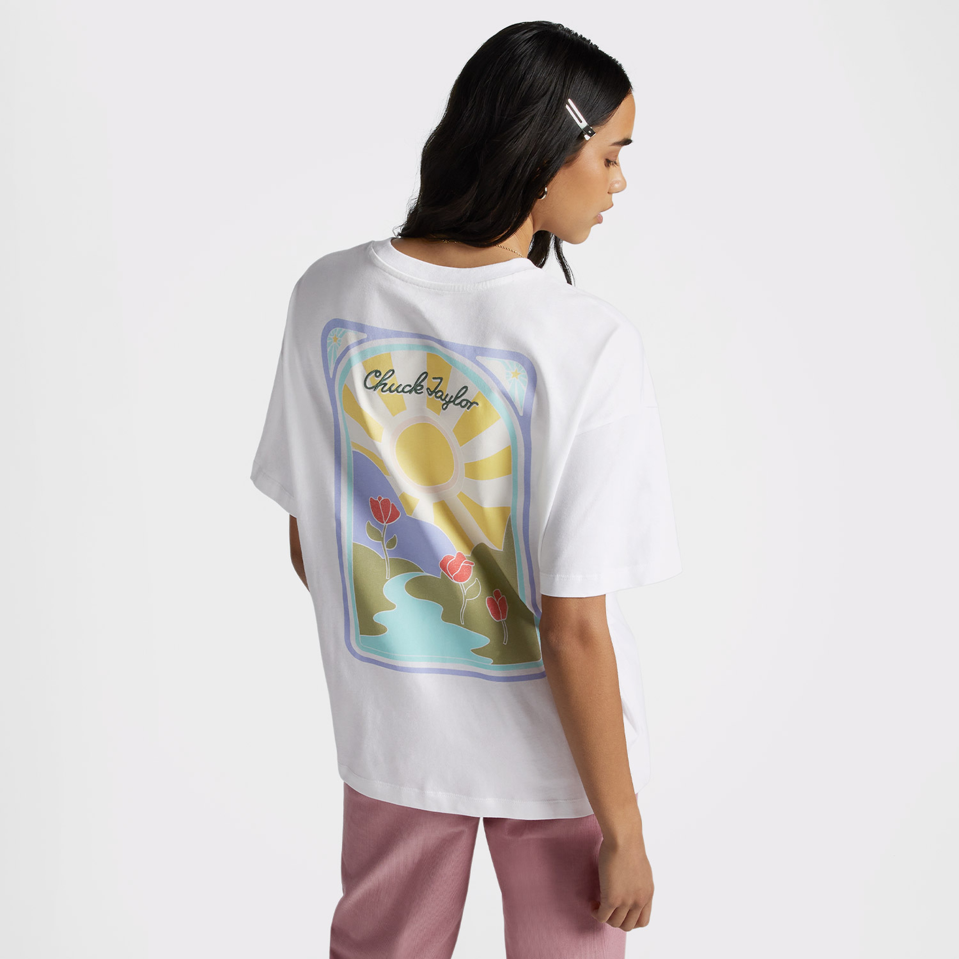 Converse Oversized Mountain Valley Kadın Beyaz T-Shirt