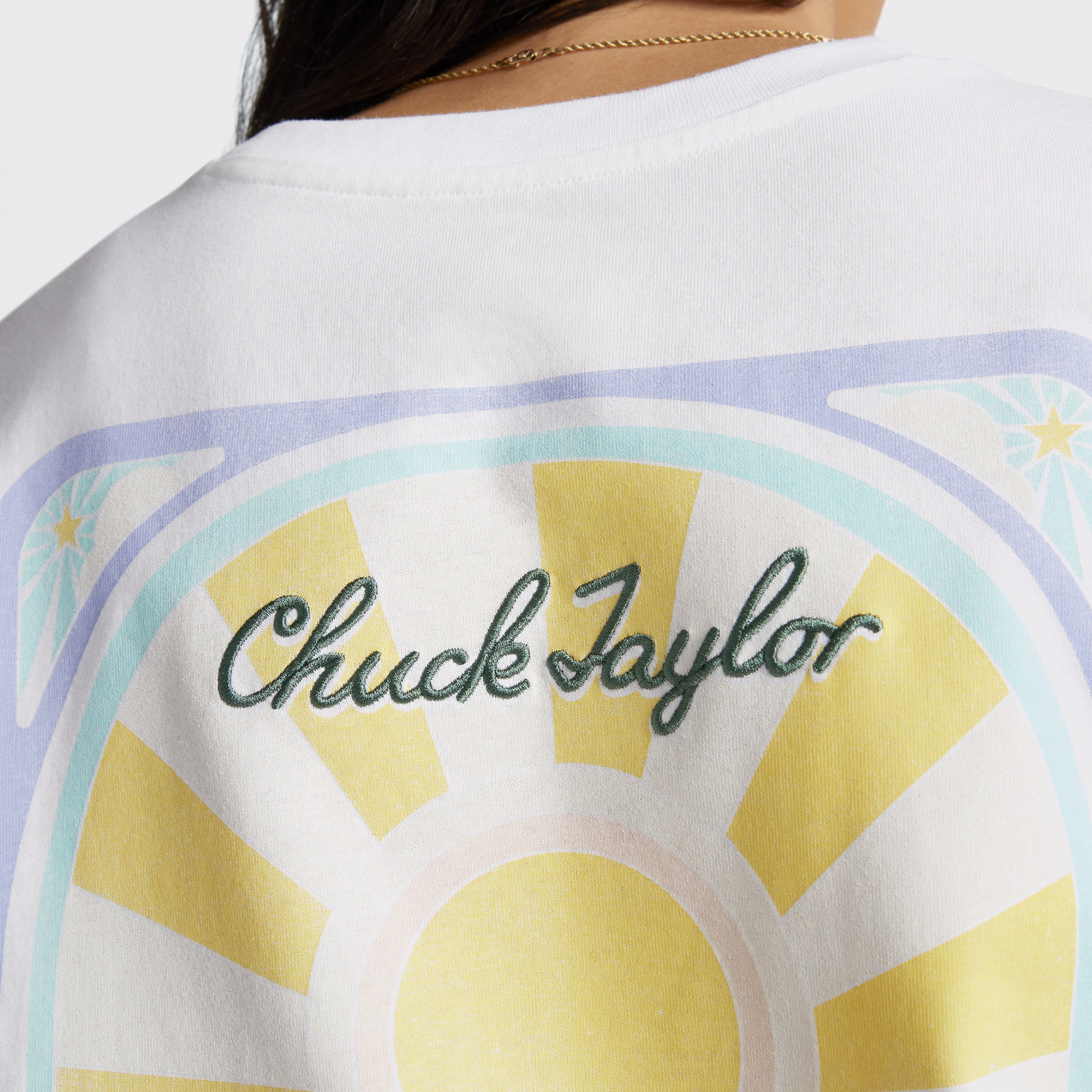 Converse Oversized Mountain Valley Kadın Beyaz T-Shirt