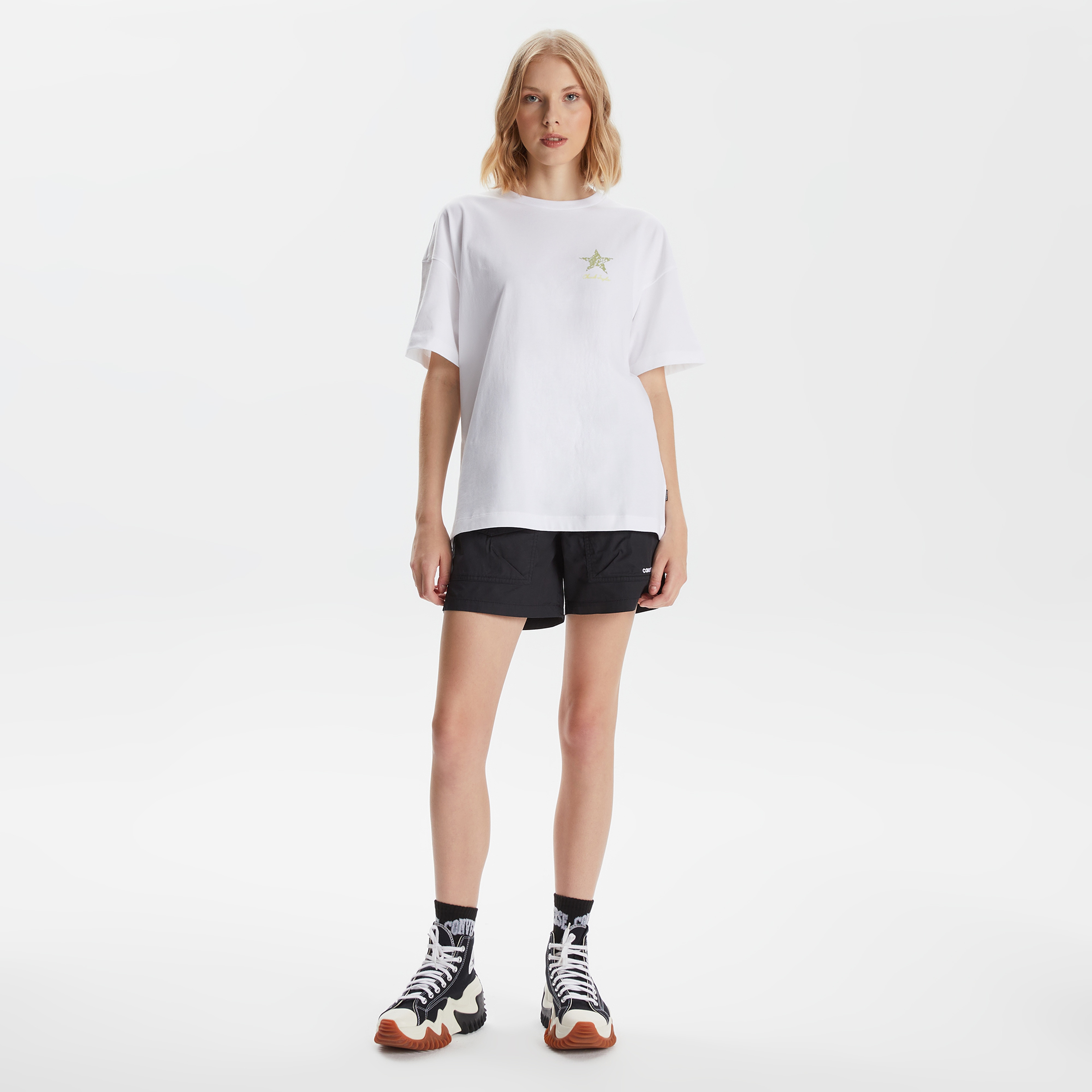 Converse Oversized Chuck Taylor Graphic Kadın Beyaz T-Shirt