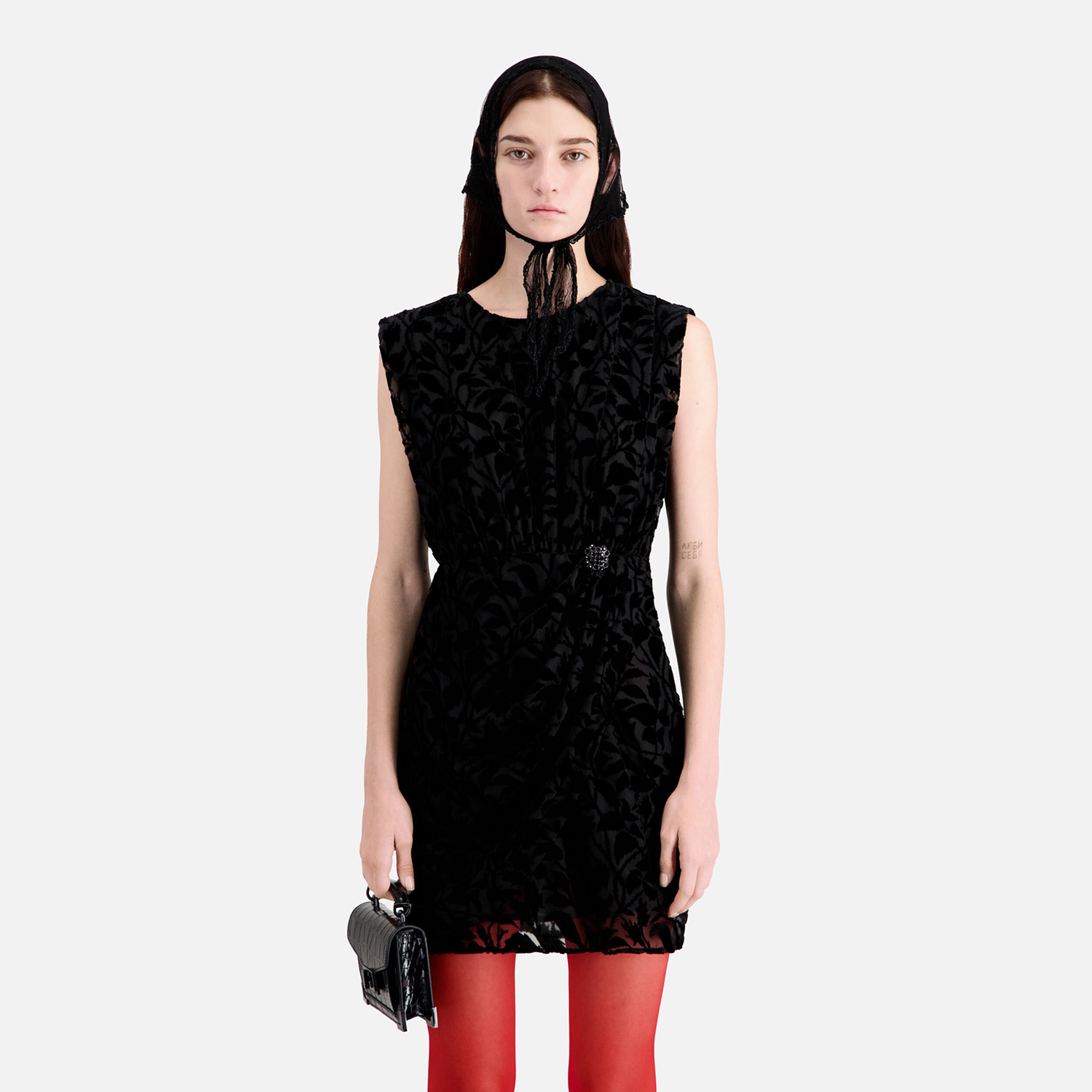 KADIN BİSİKLET YAKA KOLSUZ SİYAH ELBİSE