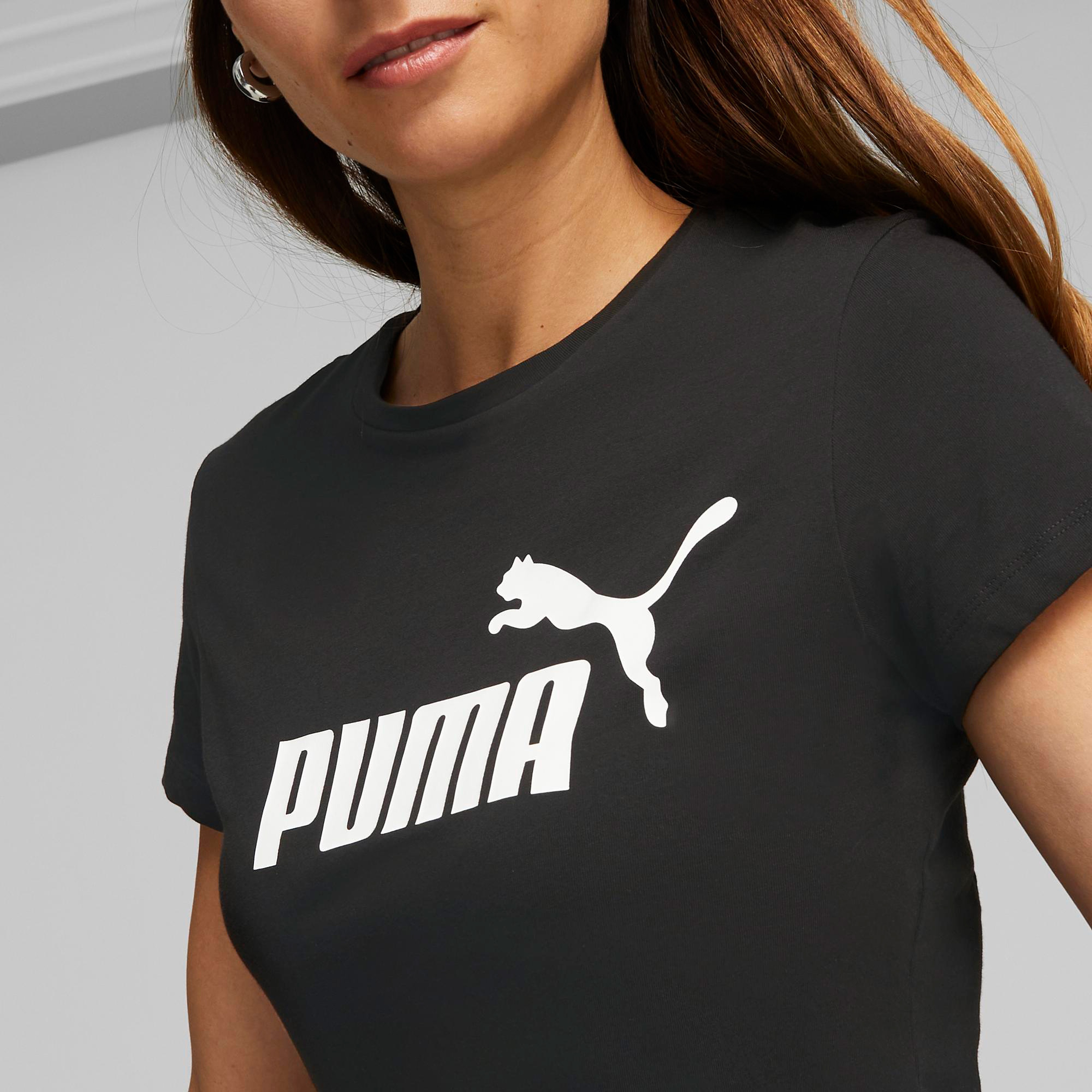 Puma Ess Logo Kadın Siyah T-Shirt