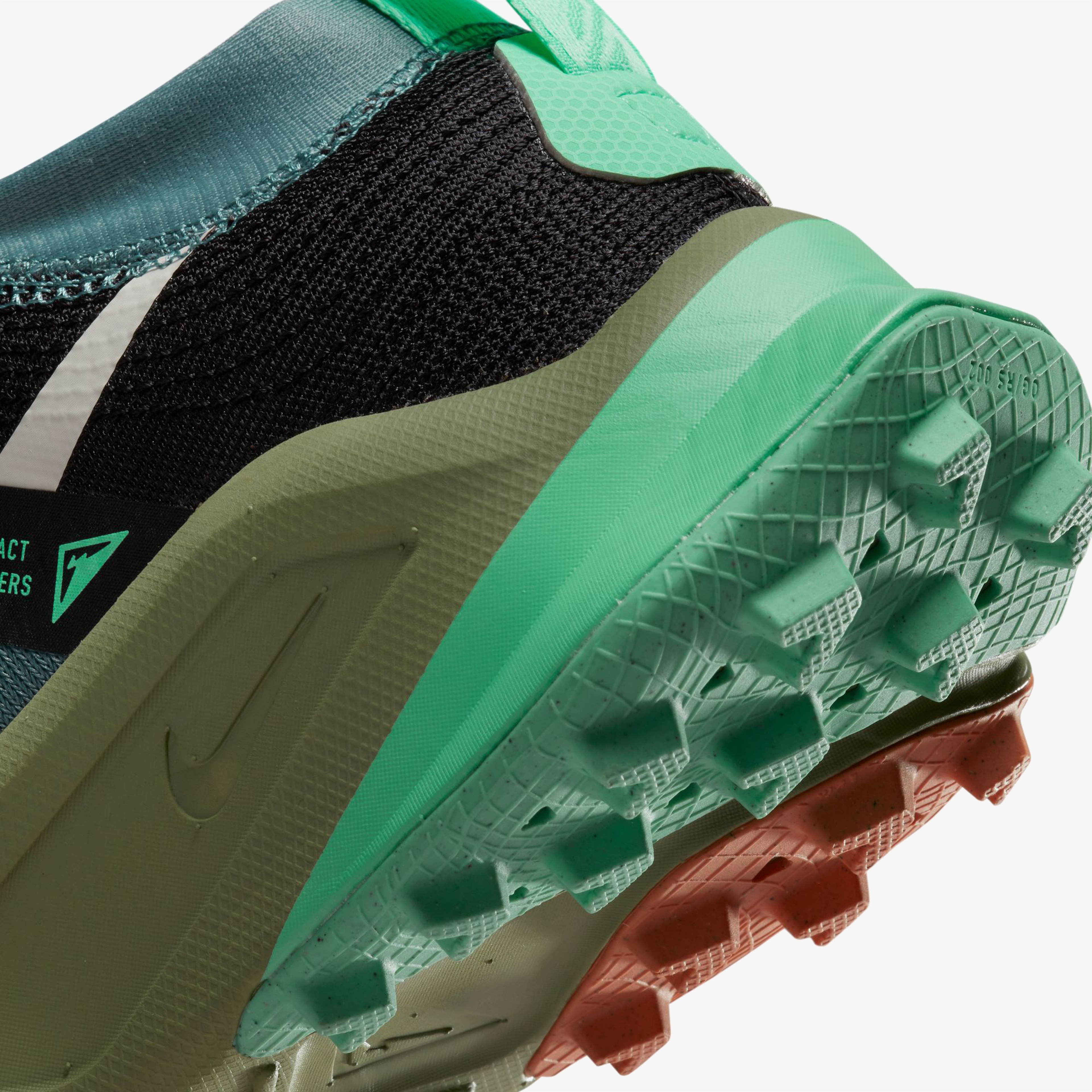 Nike ZoomX Zegama Trail Kadın Yeşil Koşu Ayakkabısı