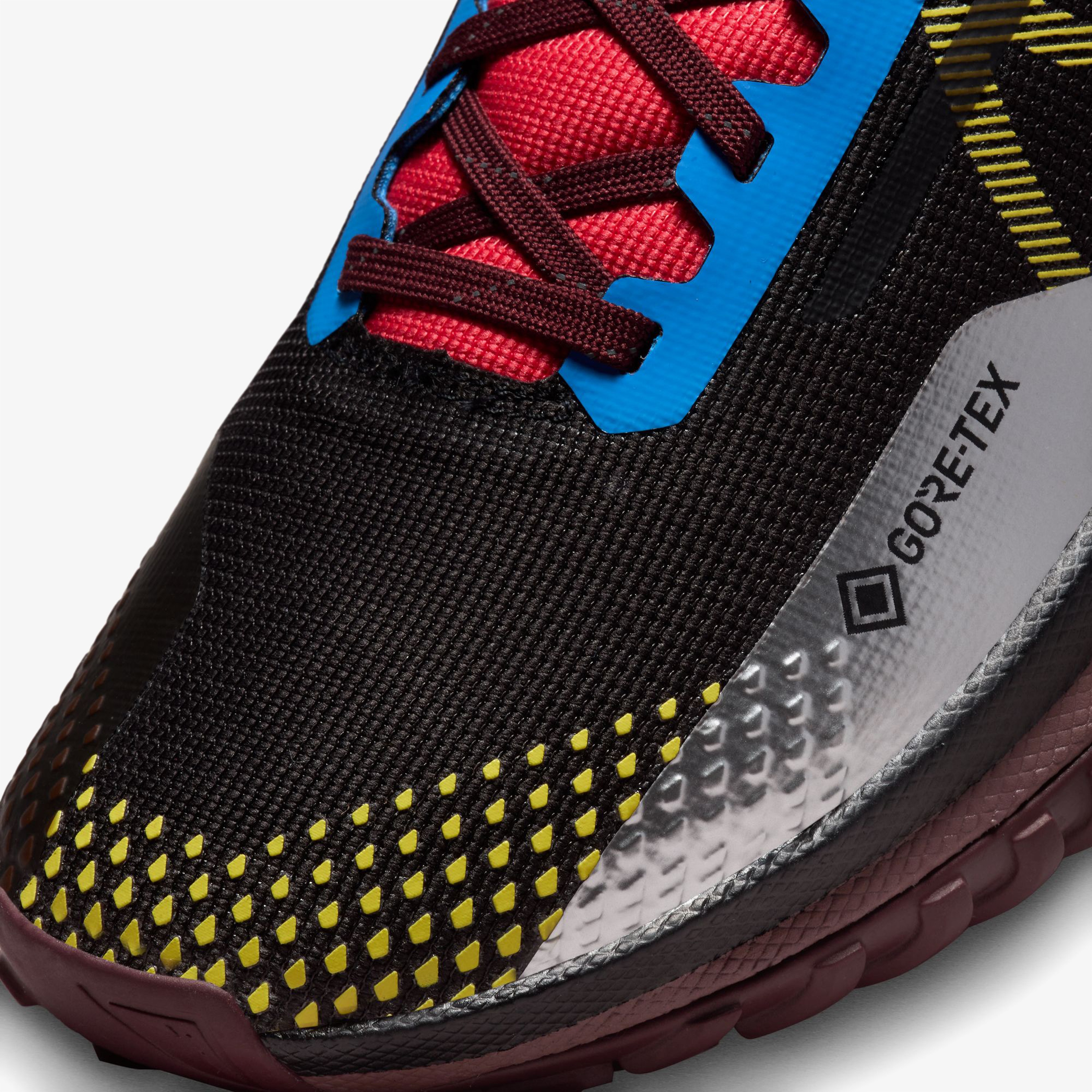 Nike Pegasus Trail 4 Gore-Tex Kadın Kahverengi Koşu Ayakkabısı