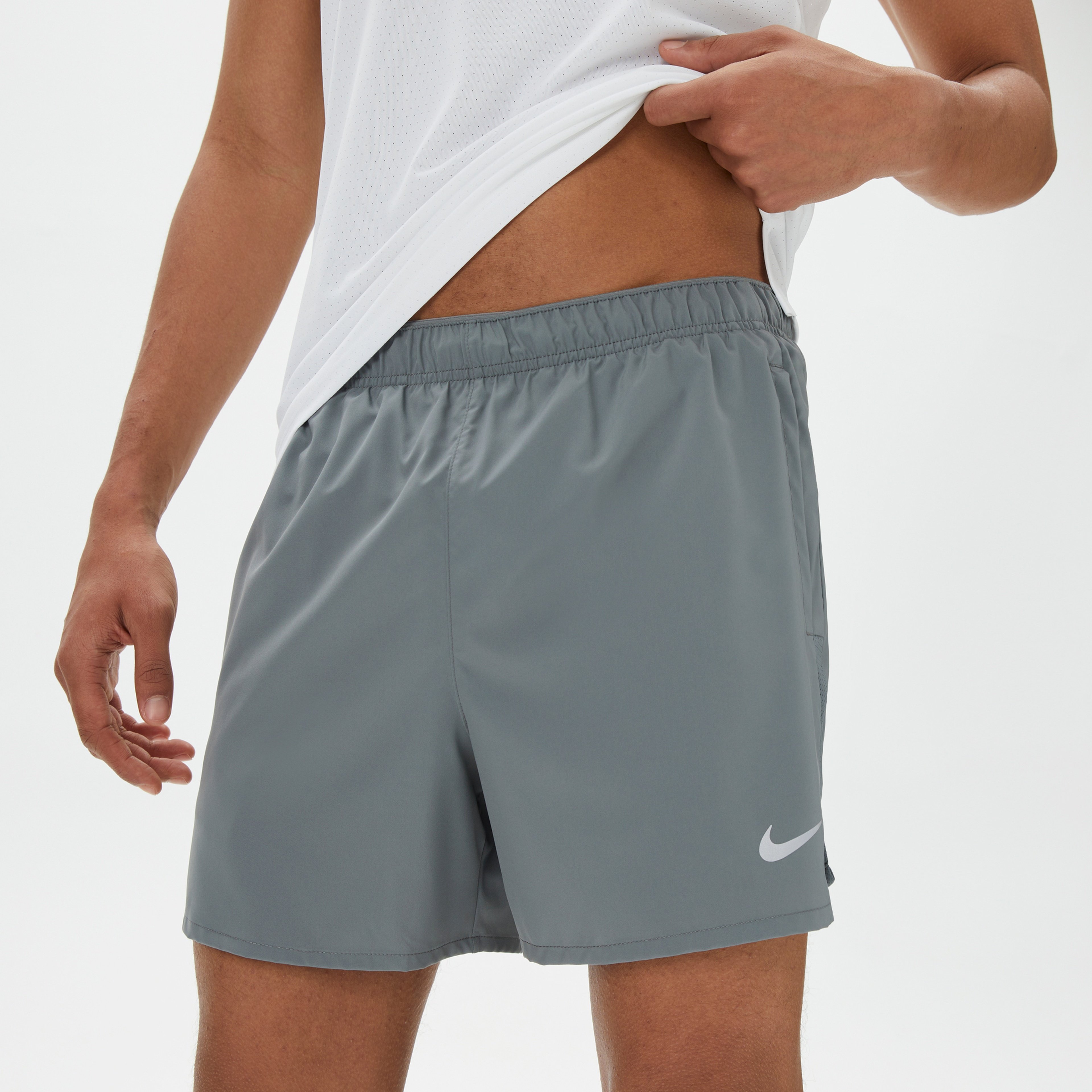 Nike Erkek Gri Şort