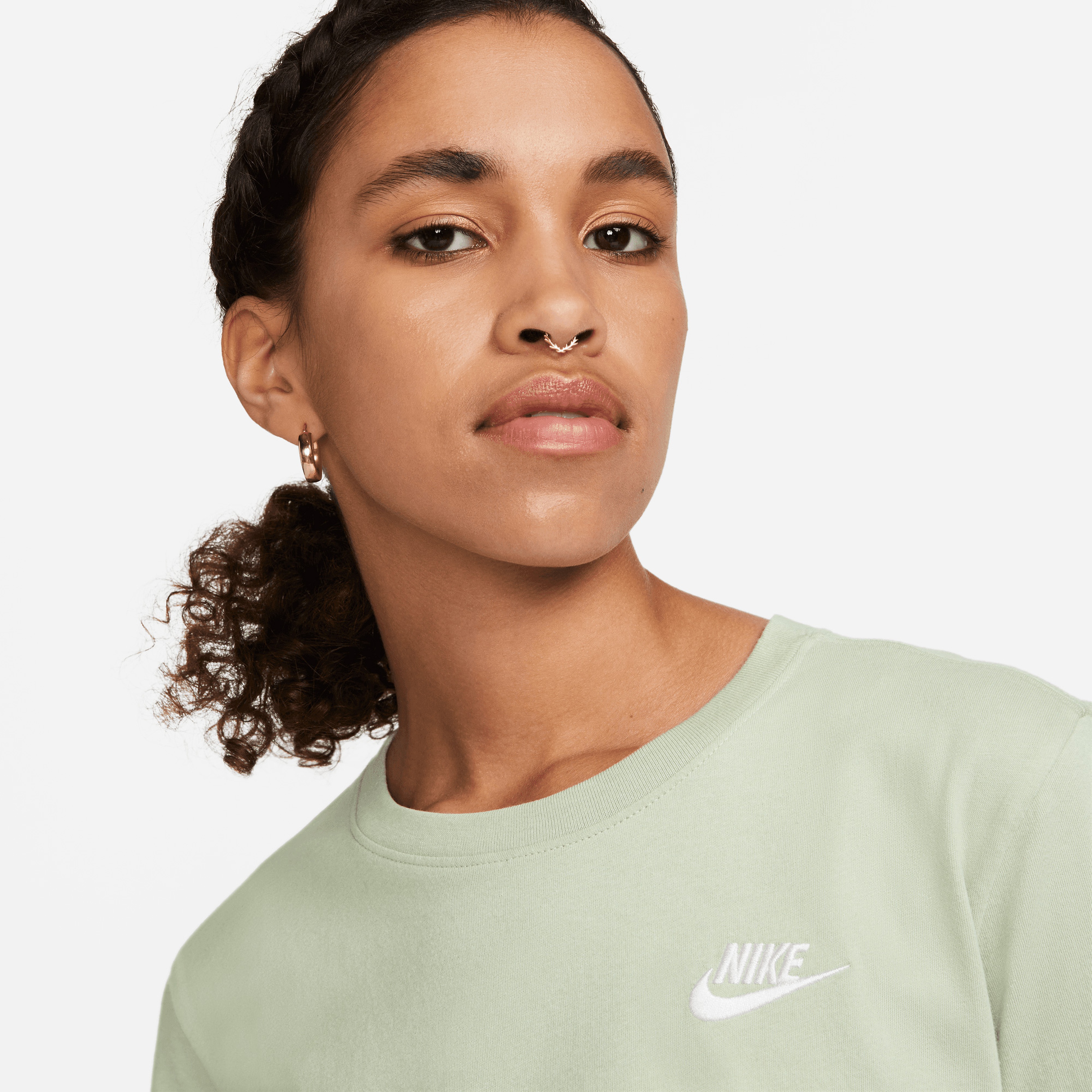 Nike Sportswear Club Essentials Kadın Yeşil Günlük T-shirt
