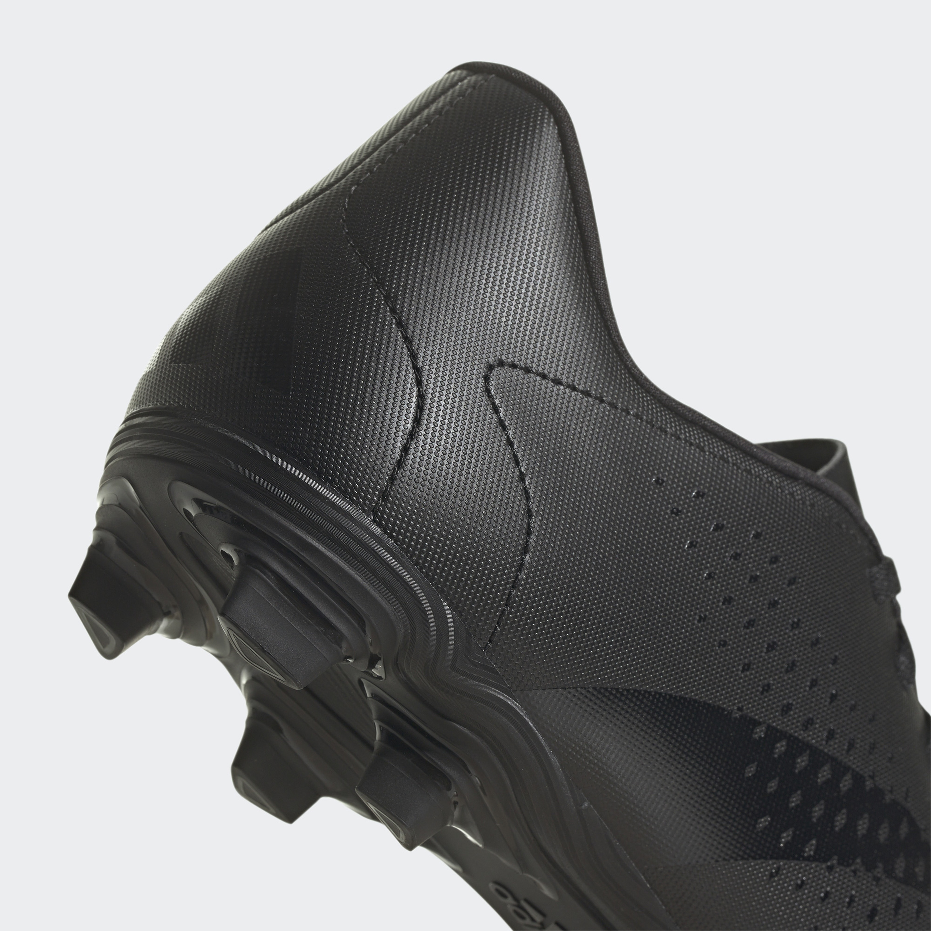 adidas Predator Accuracy.4 FG Erkek Siyah Çim Saha Kramponu
