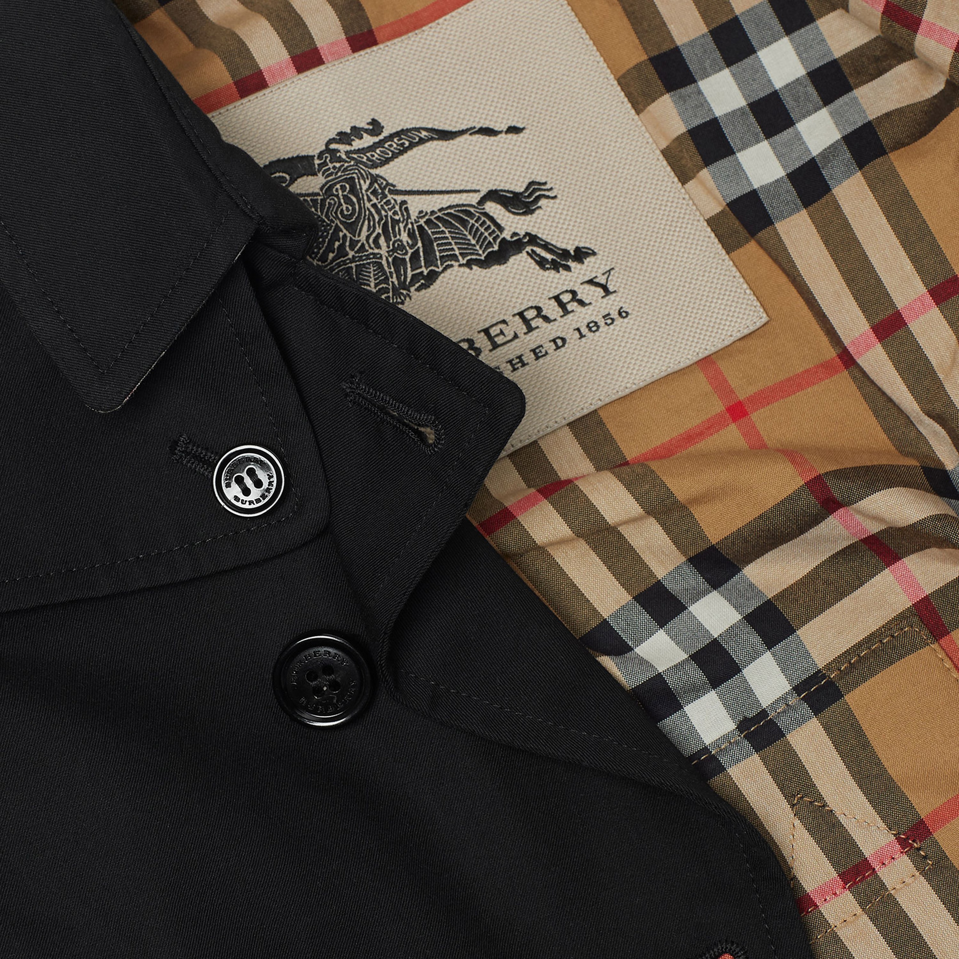 Burberry Çocuk Siyah Pardesu