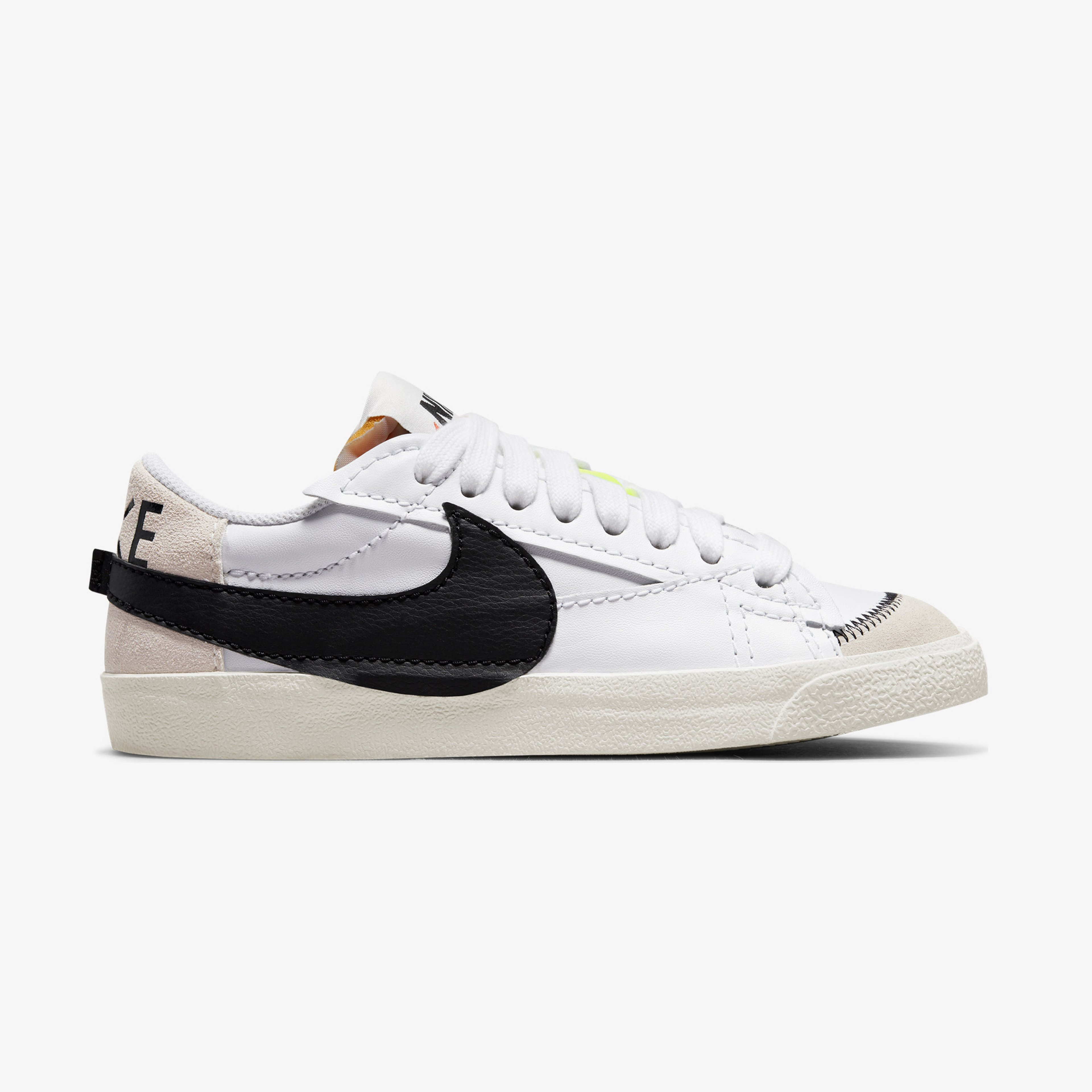 Nike Blazer Low '77 Jumbo Kadın Beyaz Spor Ayakkabı