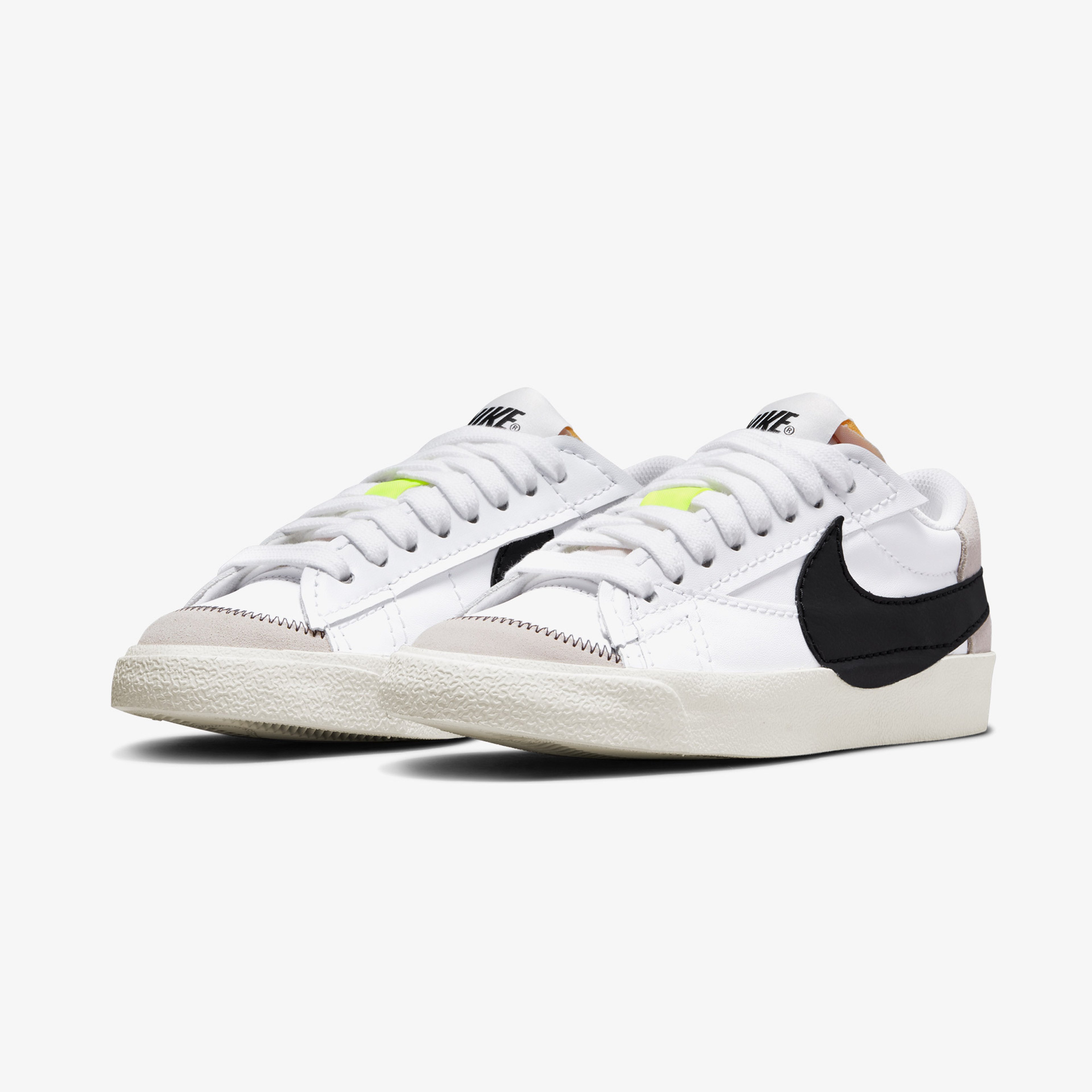 Nike Blazer Low '77 Jumbo Kadın Beyaz Spor Ayakkabı