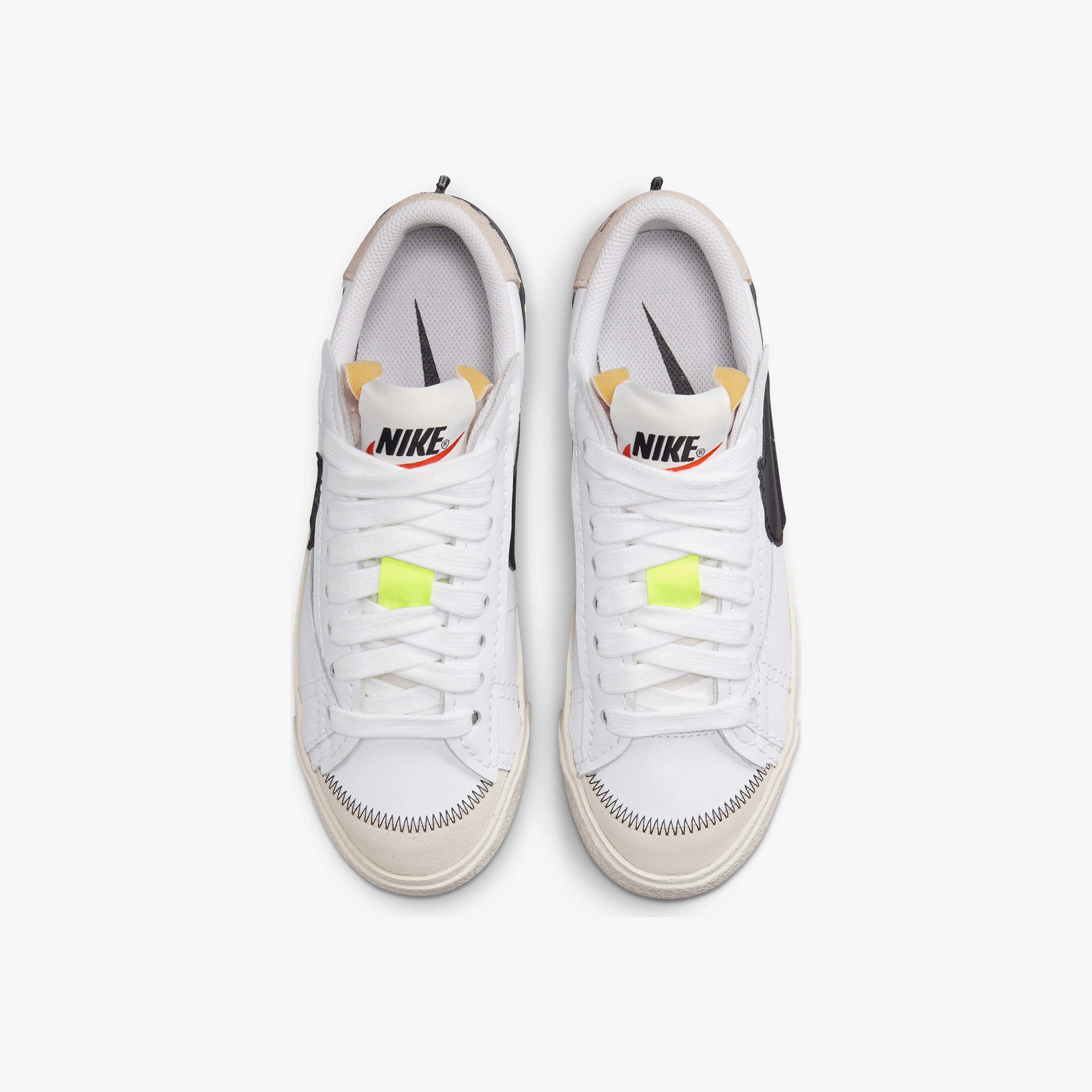 Nike Blazer Low '77 Jumbo Kadın Beyaz Spor Ayakkabı