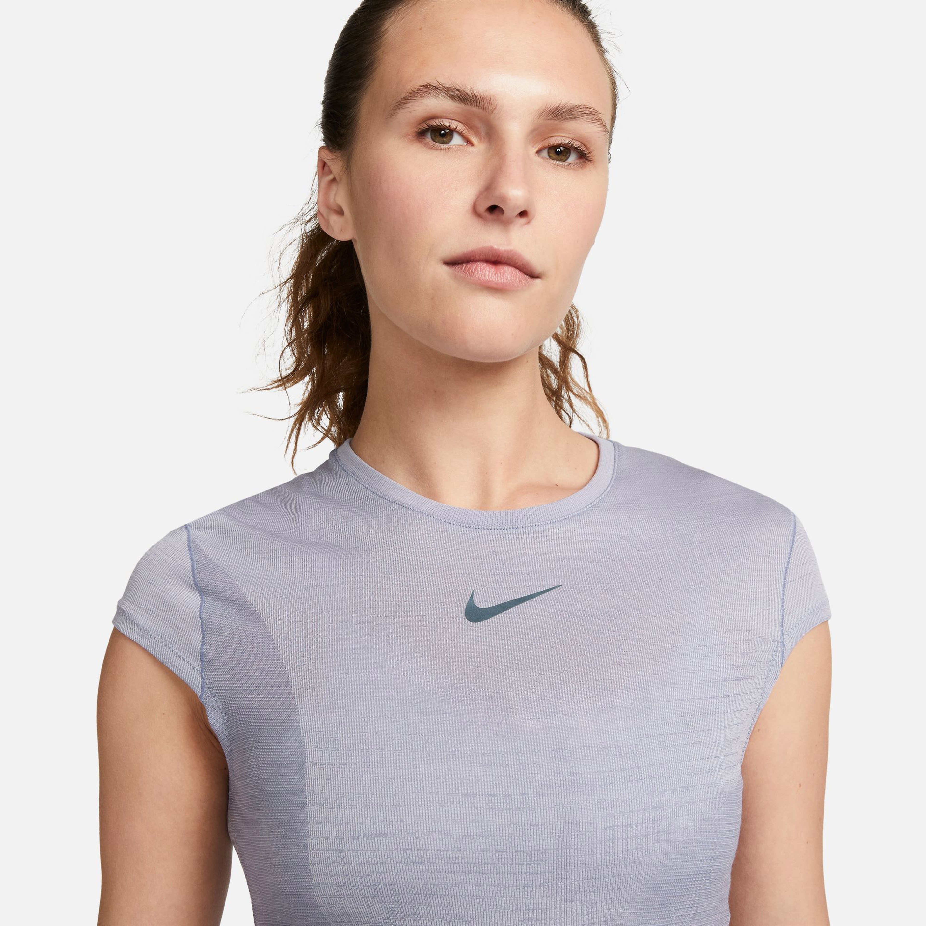 Nike Dri-Fit Run Division Top Kadın Gri T-Shirt
