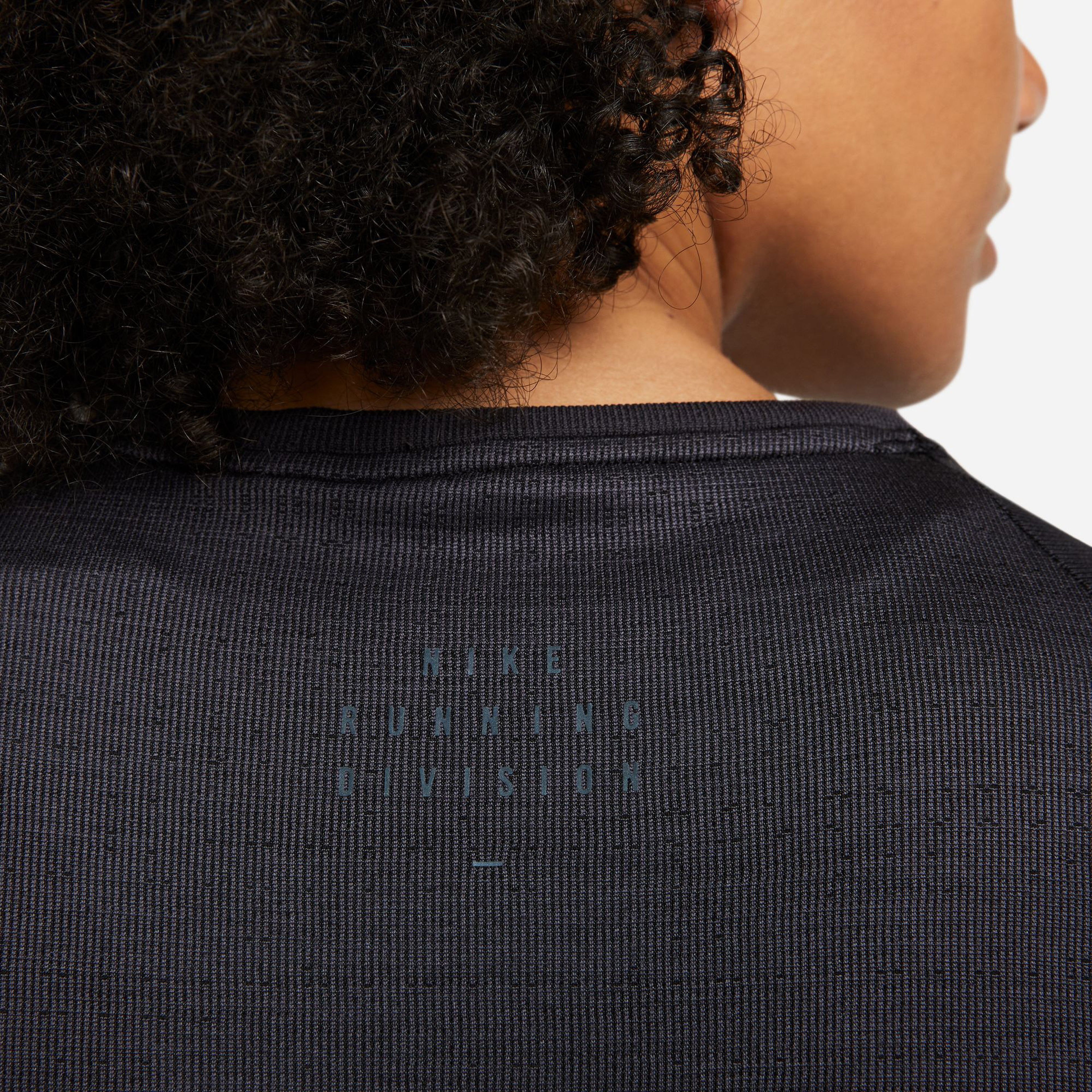 Nike Dri-Fit Run Division Top Kadın Gri T-Shirt