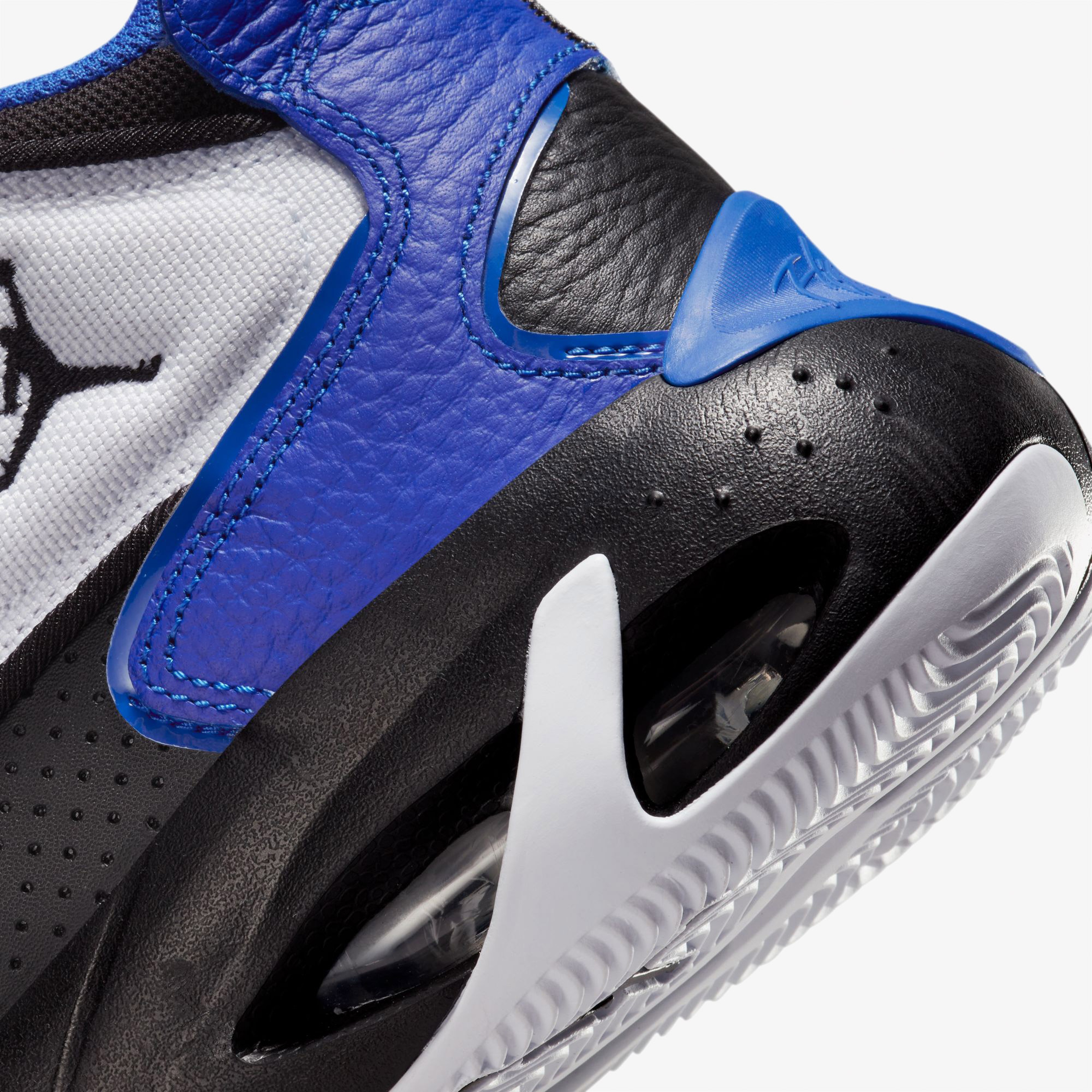 Jordan Max Aura 4 Erkek Beyaz Spor Ayakkabı