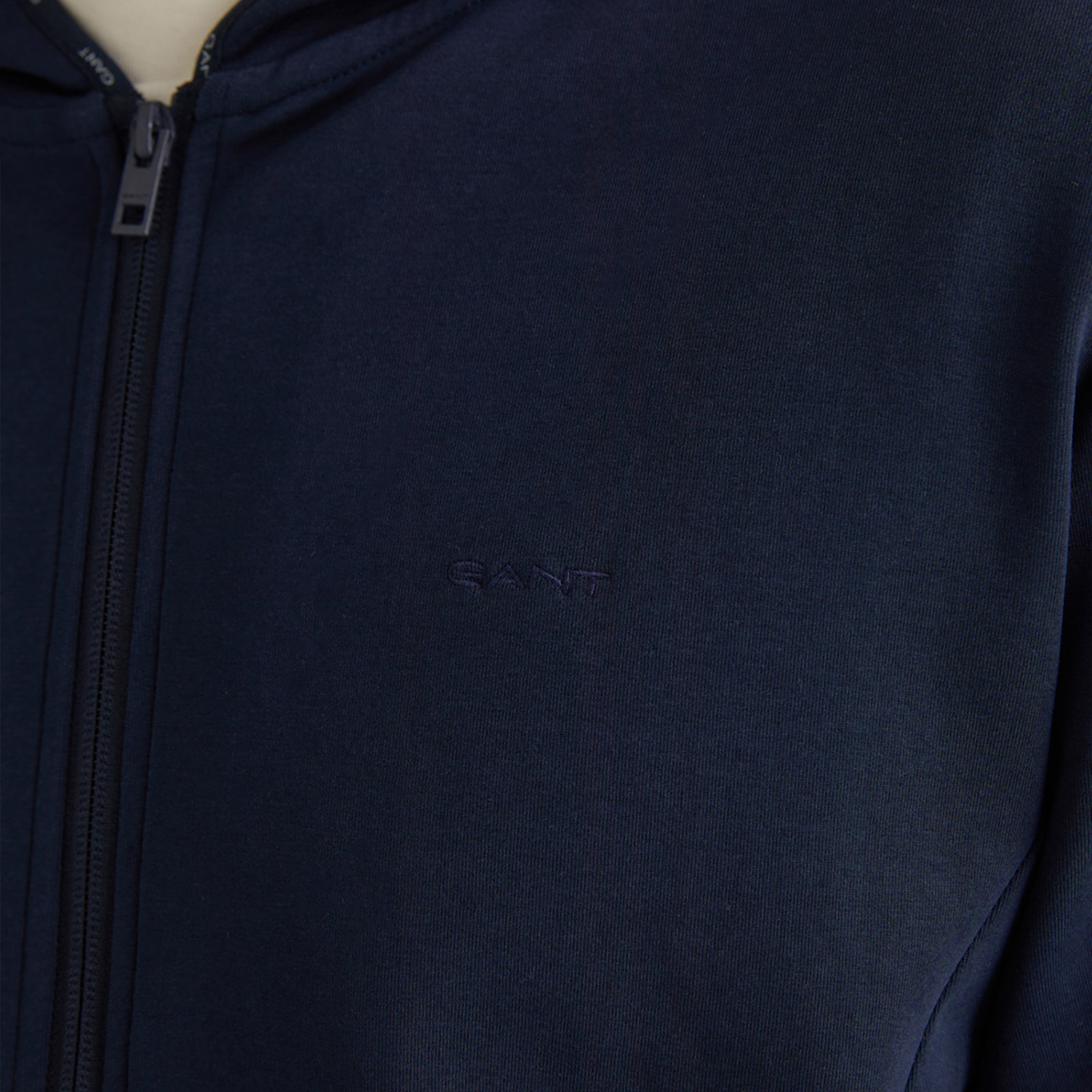 GANT Erkek Lacivert Regular Fit Fermuarlı Logolu Sweatshirt