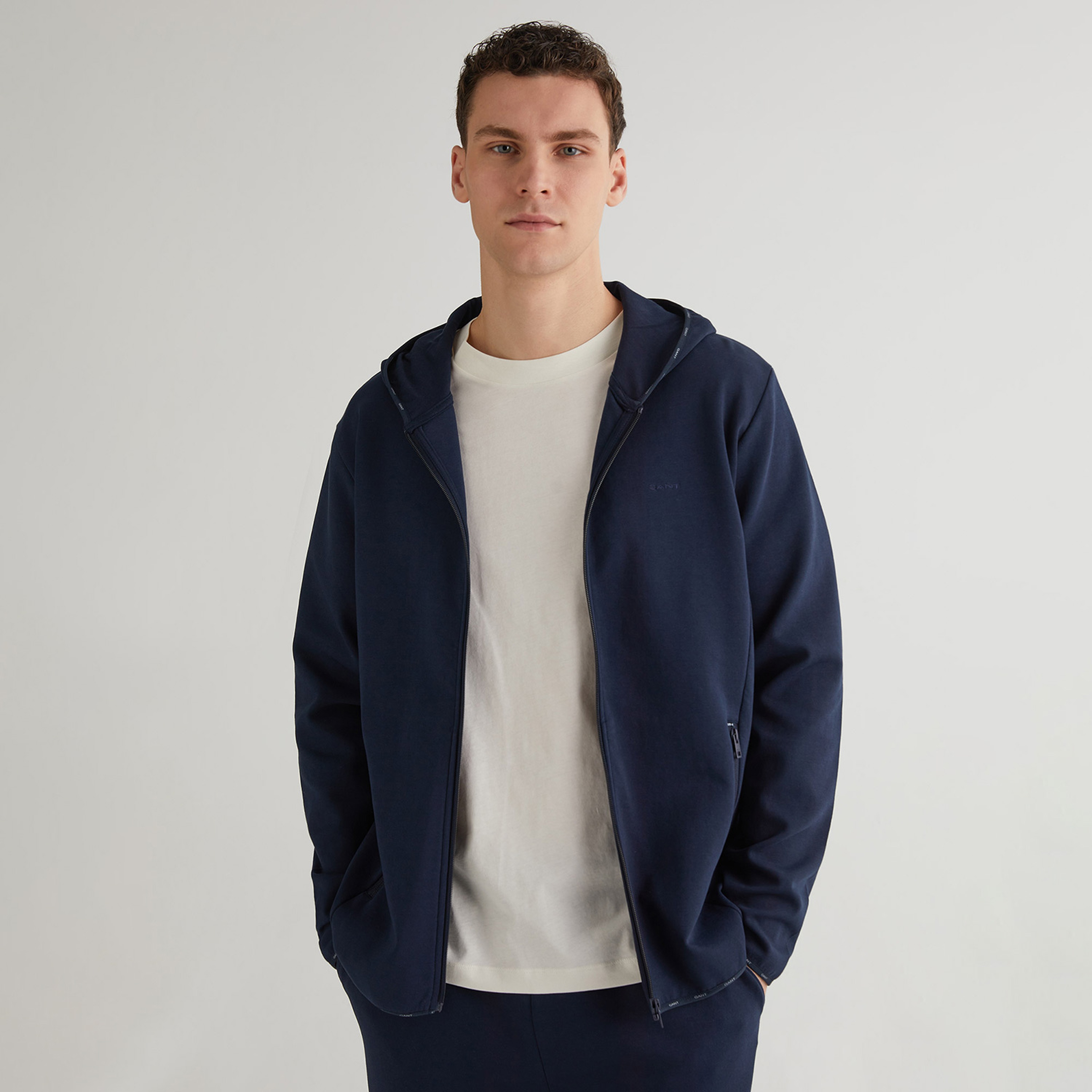 GANT Erkek Lacivert Regular Fit Fermuarlı Logolu Sweatshirt