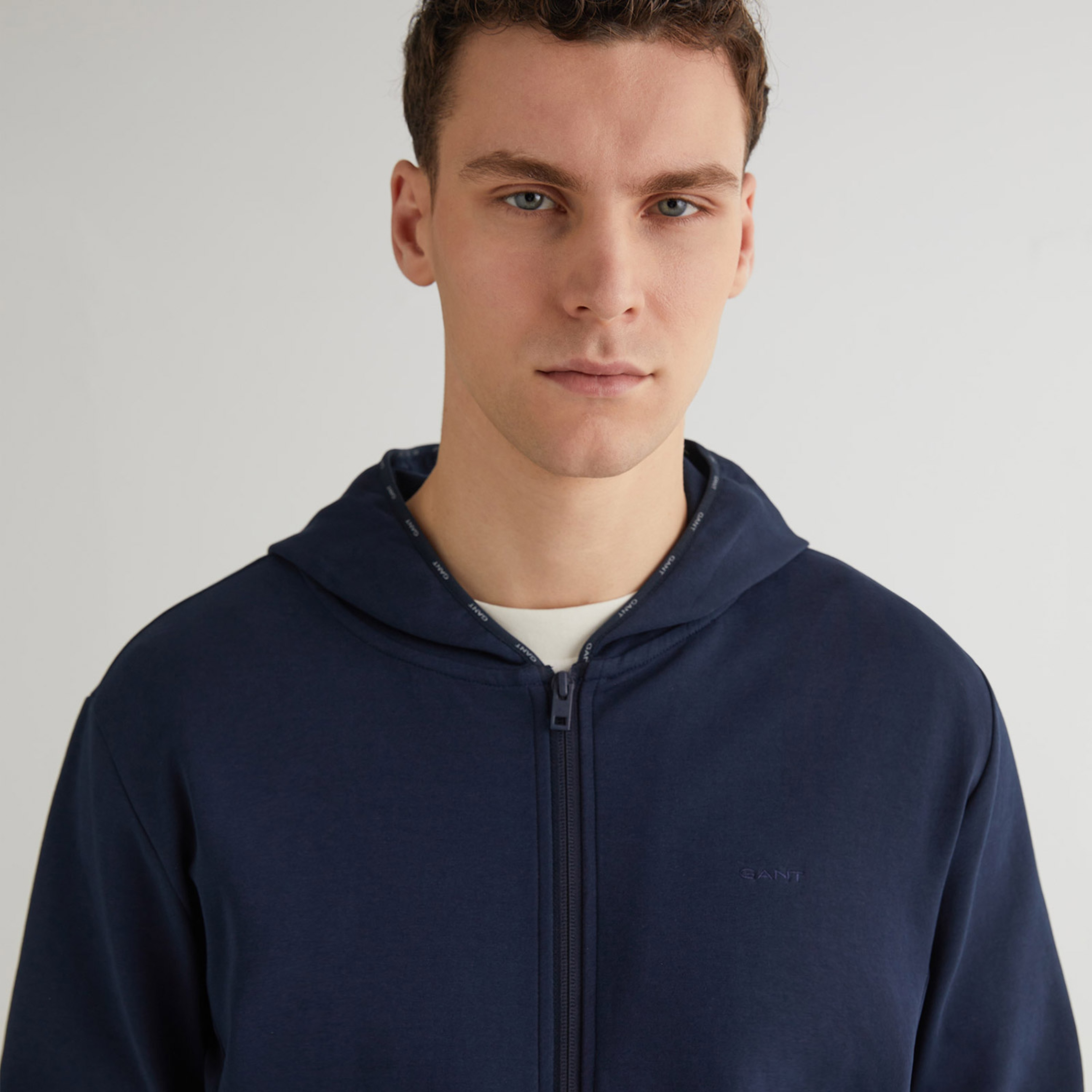 GANT Erkek Lacivert Regular Fit Fermuarlı Logolu Sweatshirt