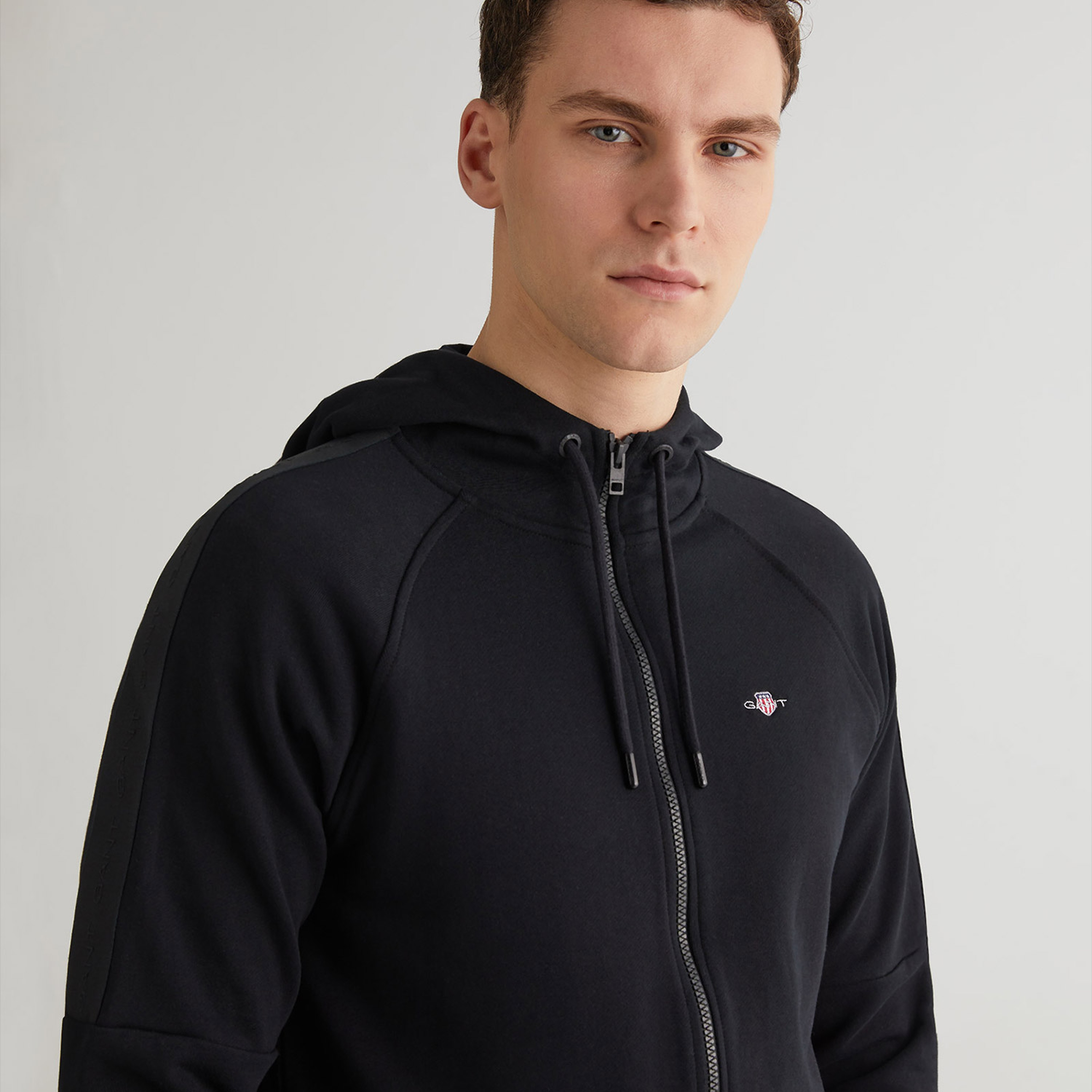 GANT Erkek Siyah Regular Fit Fermuarlı Logolu Sweatshirt