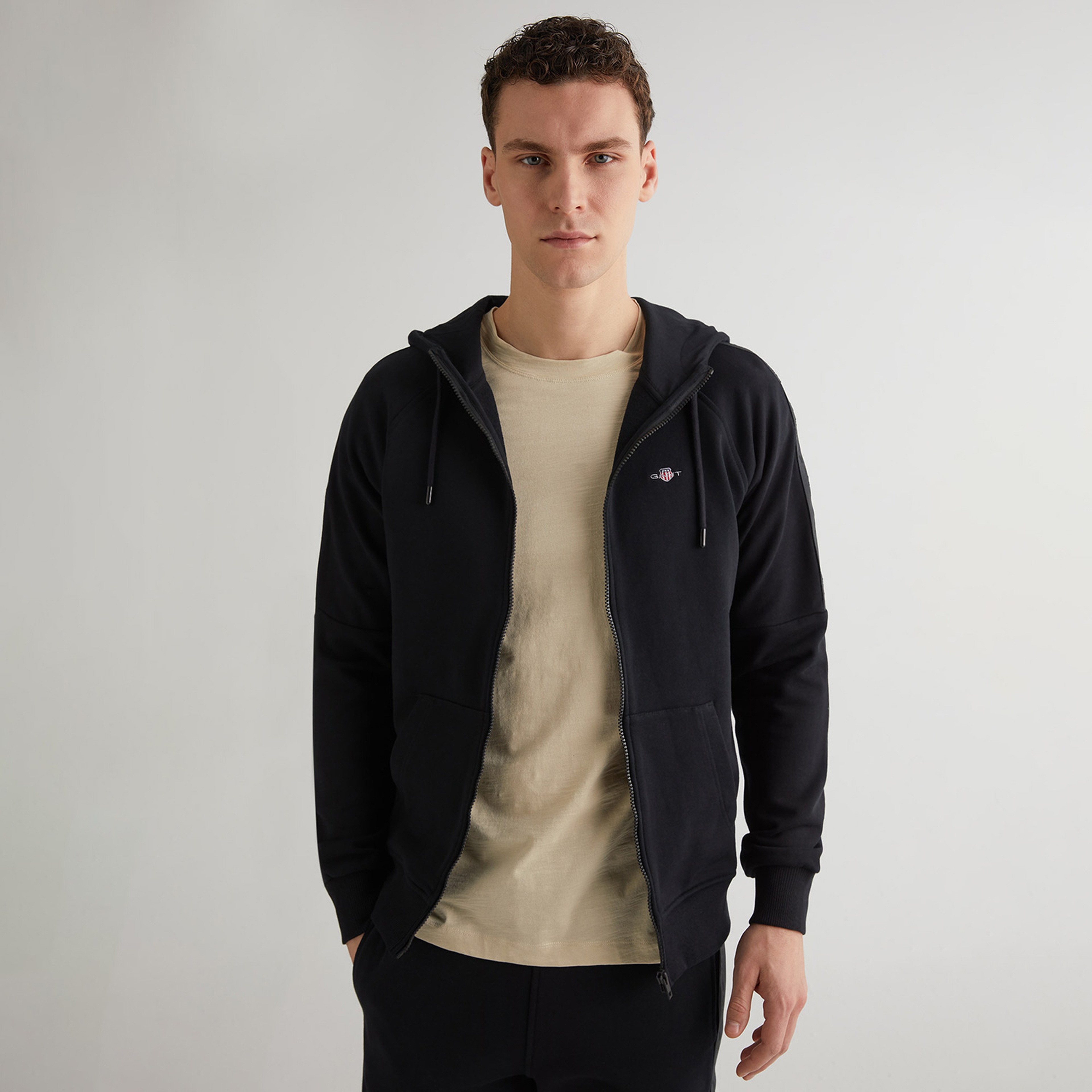 GANT Erkek Siyah Regular Fit Fermuarlı Logolu Sweatshirt