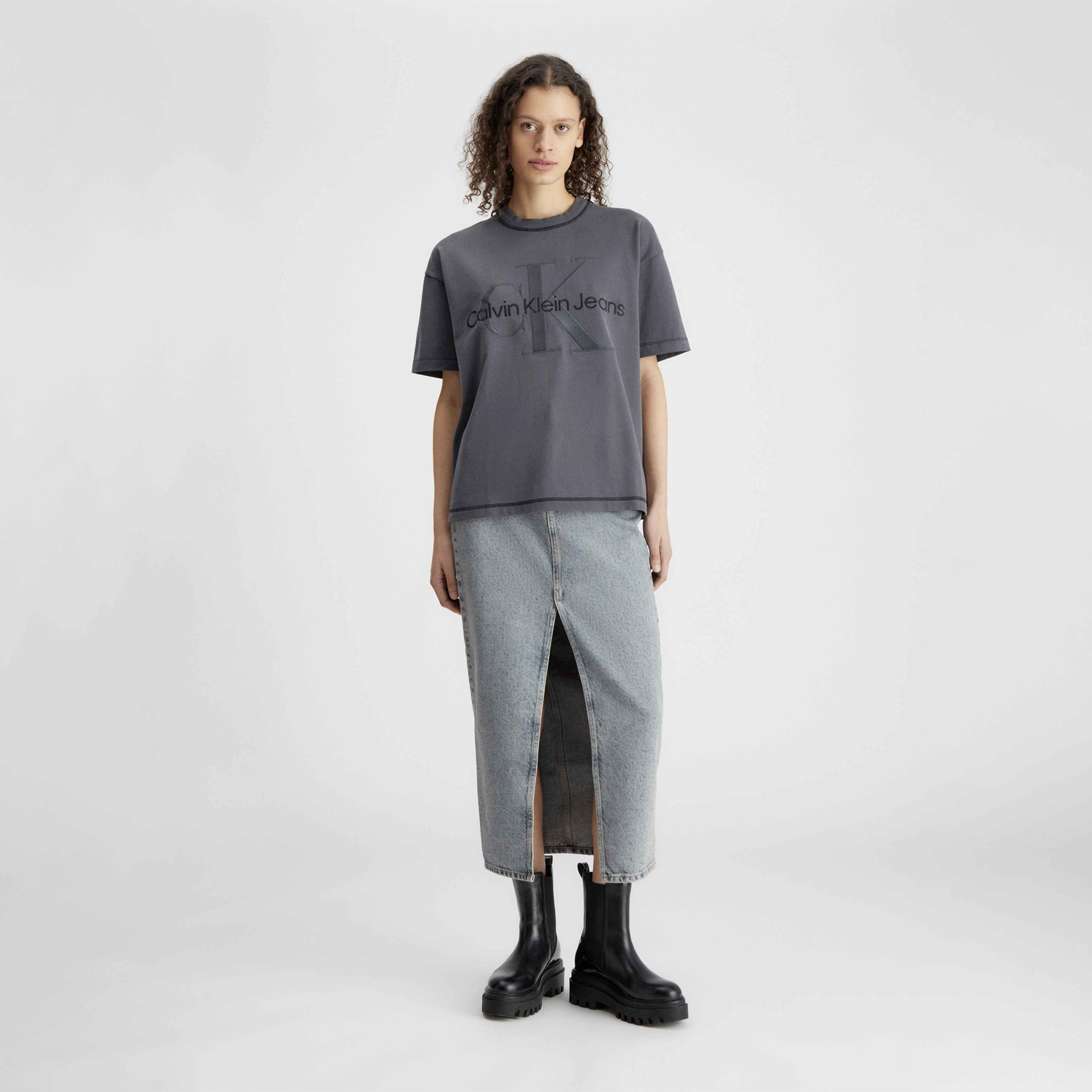 Calvin Klein Kadın Gri Tshirt