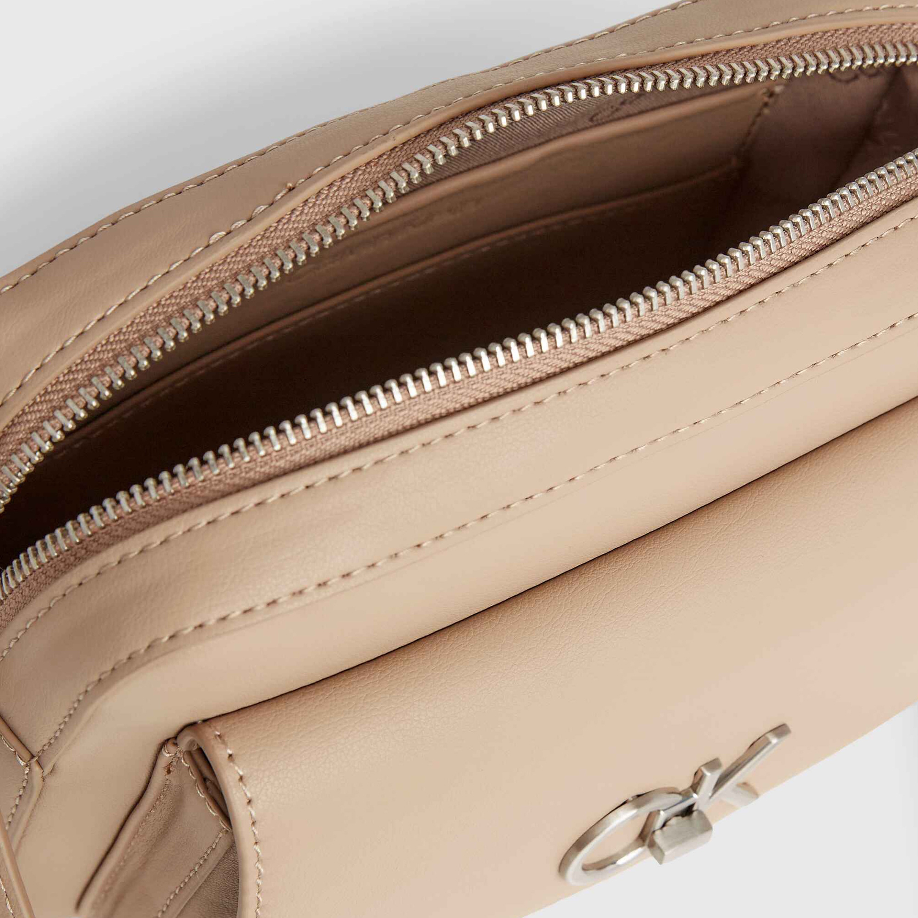 Calvin Klein Kadın Bej Çanta