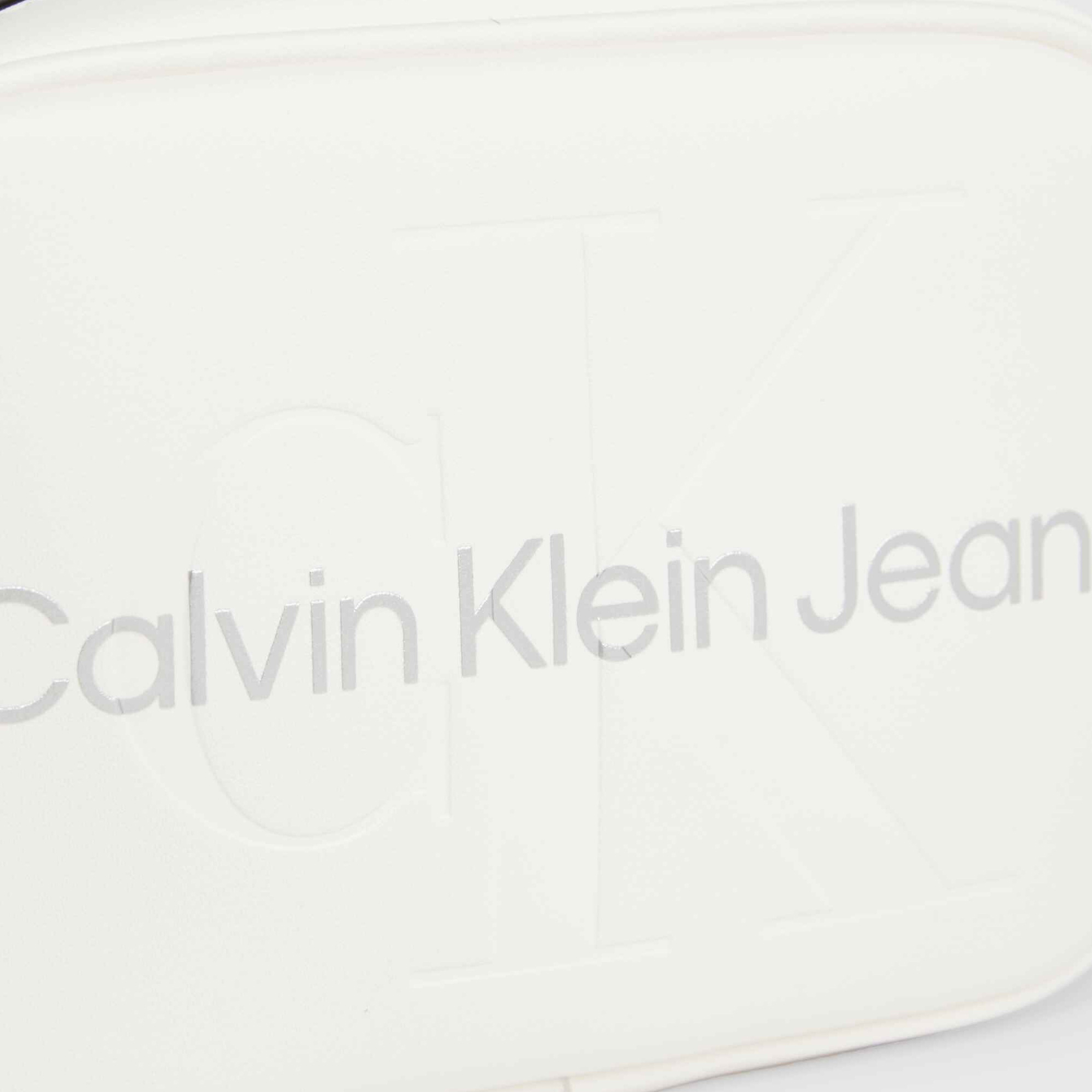 Calvin Klein Kadın Beyaz Çanta