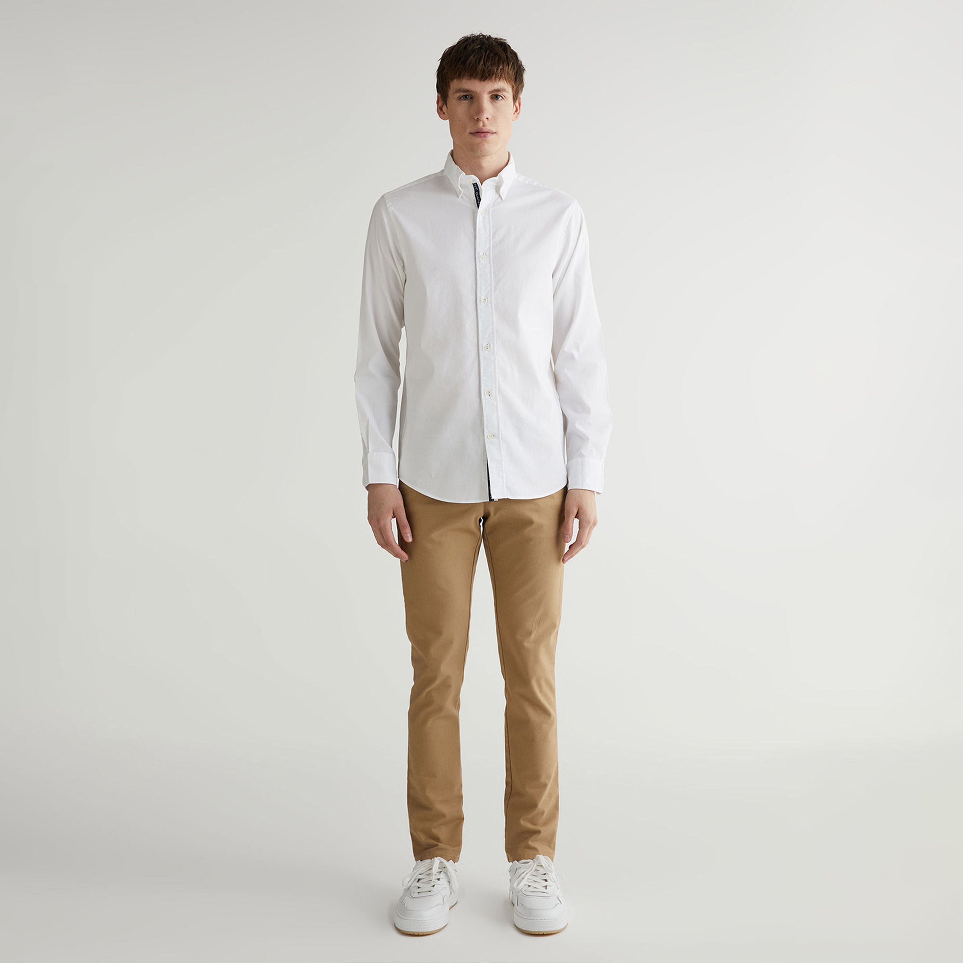 GANT Erkek Beyaz Regular Fit Düğmeli Yaka Gömlek