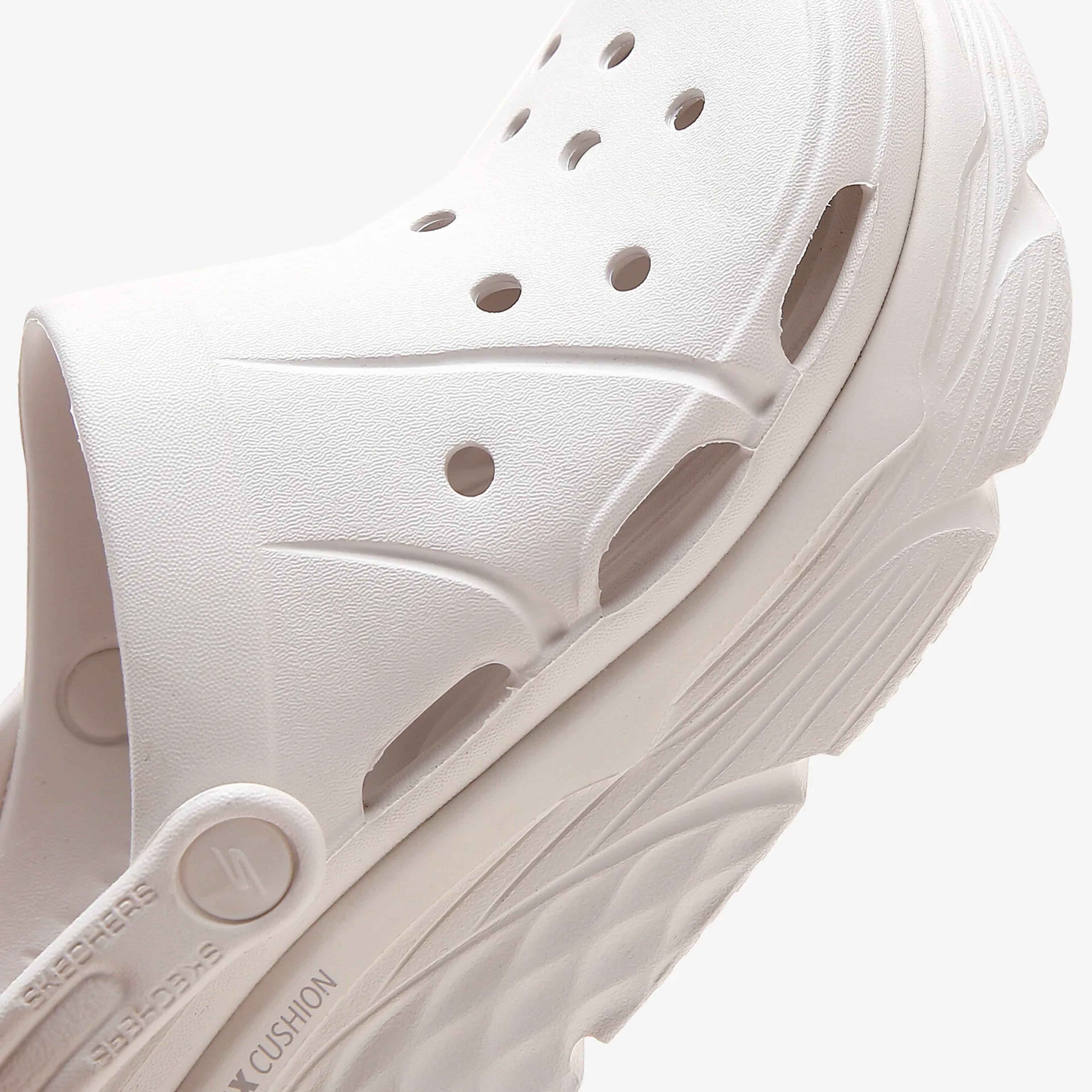 Skechers Max Cushioning Foamies Kadın Beyaz Terlik