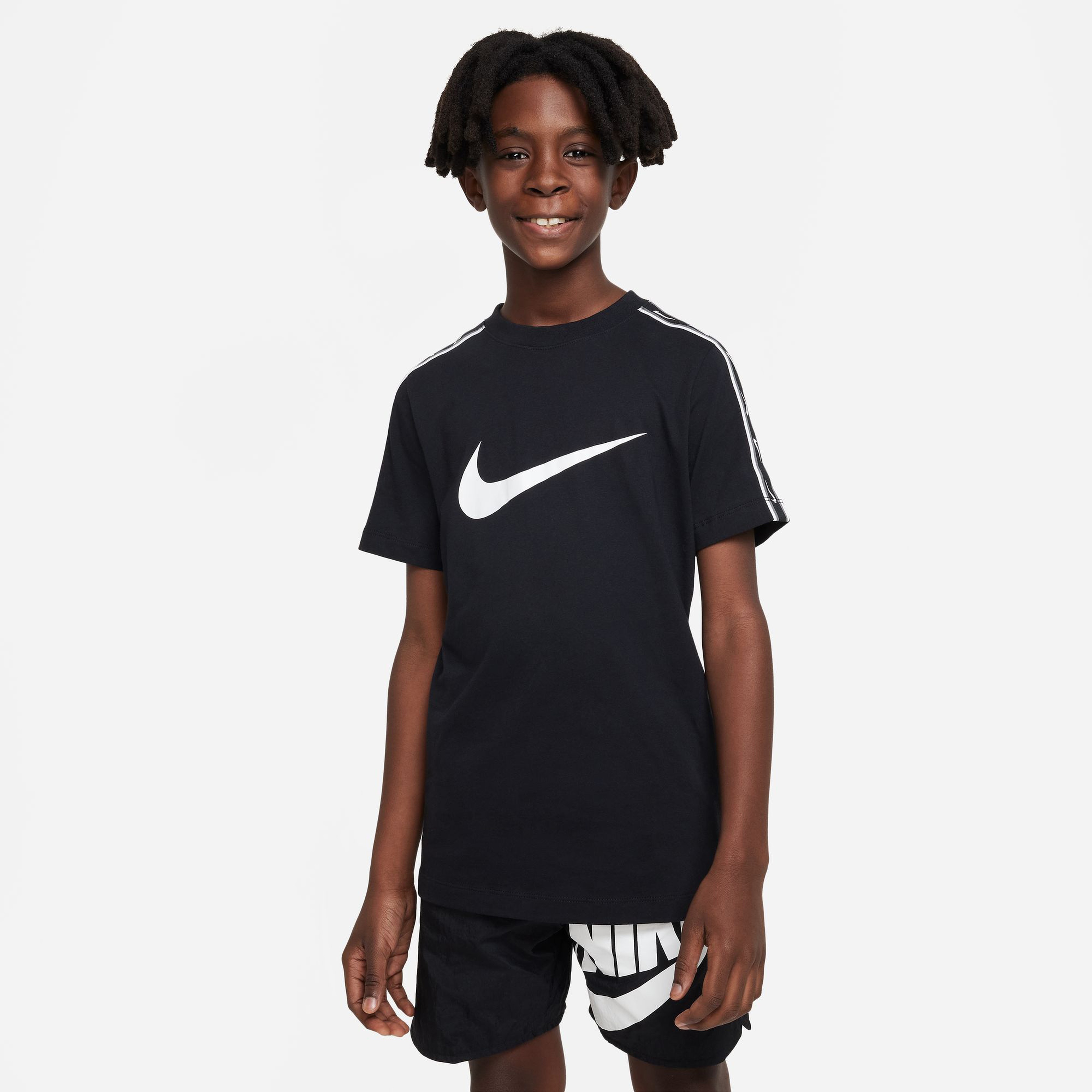 Nike Sportswear Repeat Çocuk Siyah T-Shirt