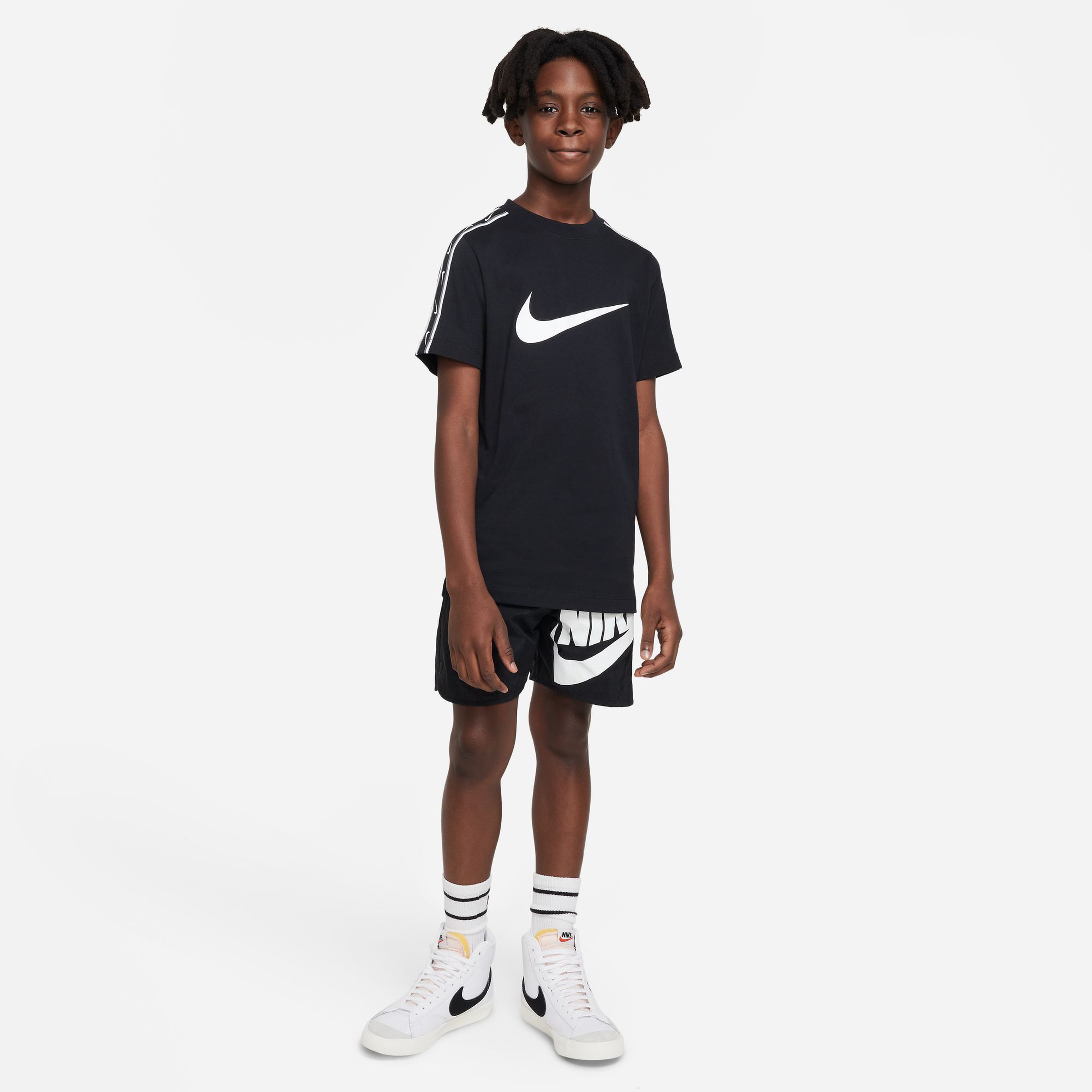 Nike Sportswear Repeat Çocuk Siyah T-Shirt