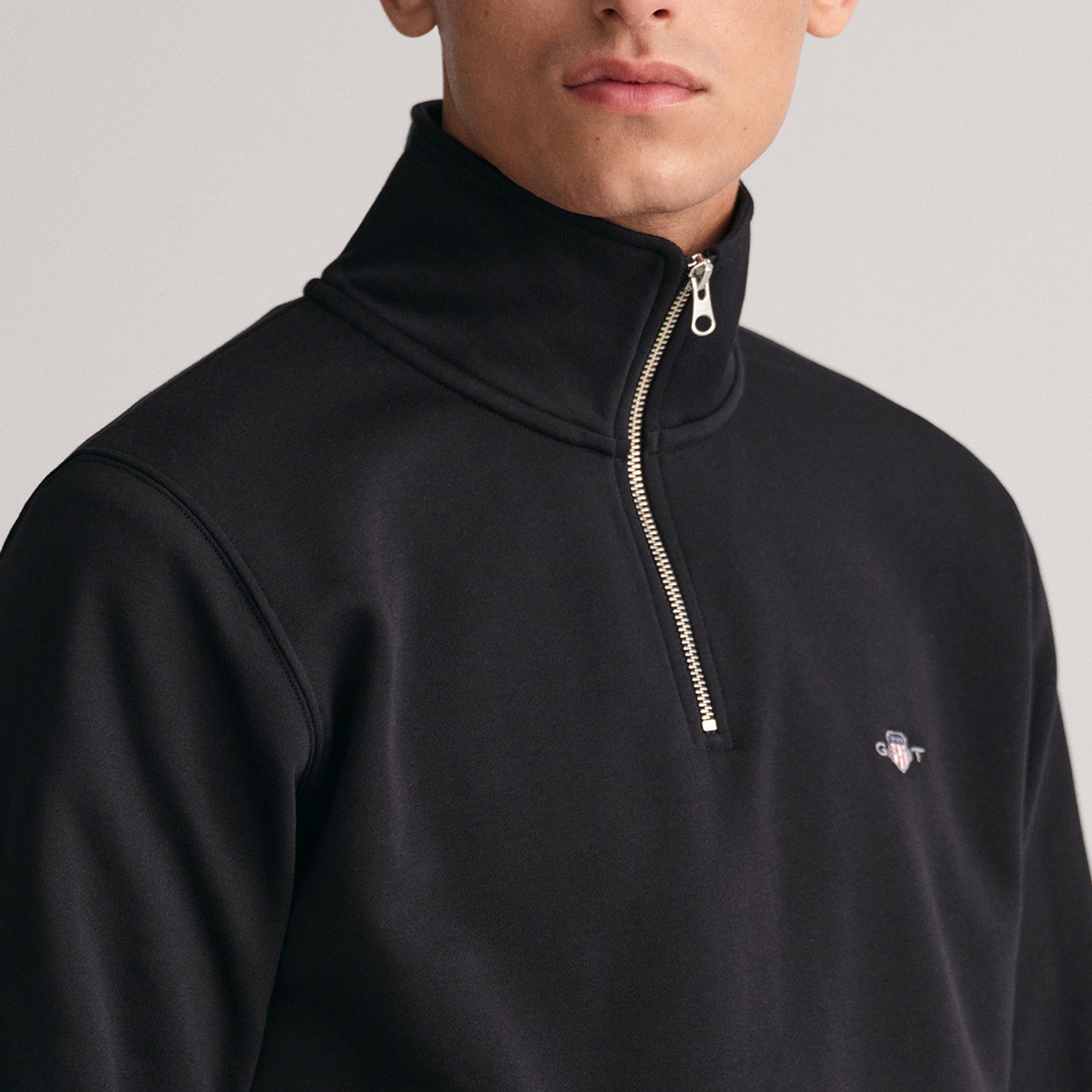 GANT Erkek Siyah Regular Fit Yarım Fermuarlı Sweatshirt