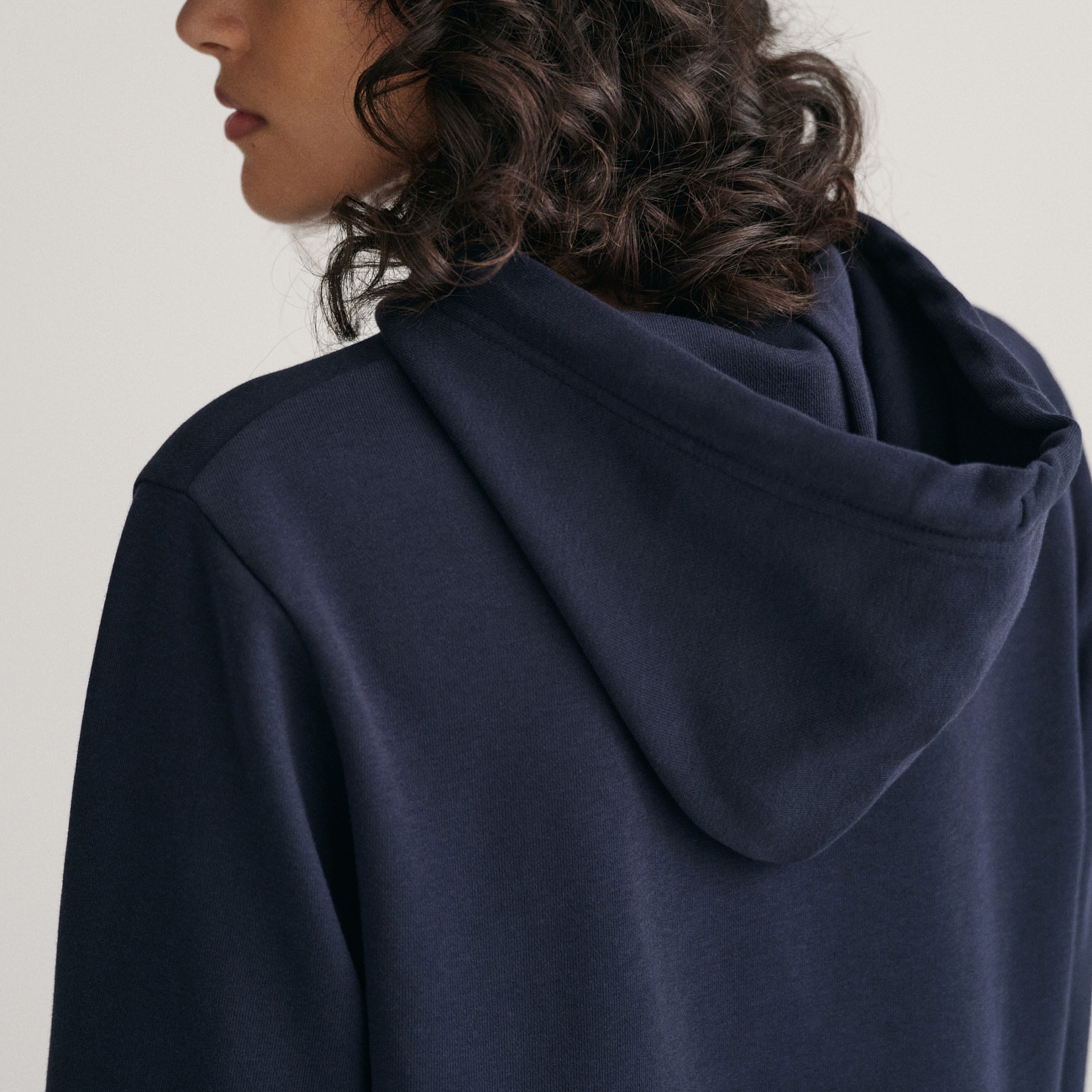 GANT Kadın Lacivert Regular Fit Kapüşonlu Logolu Elbise
