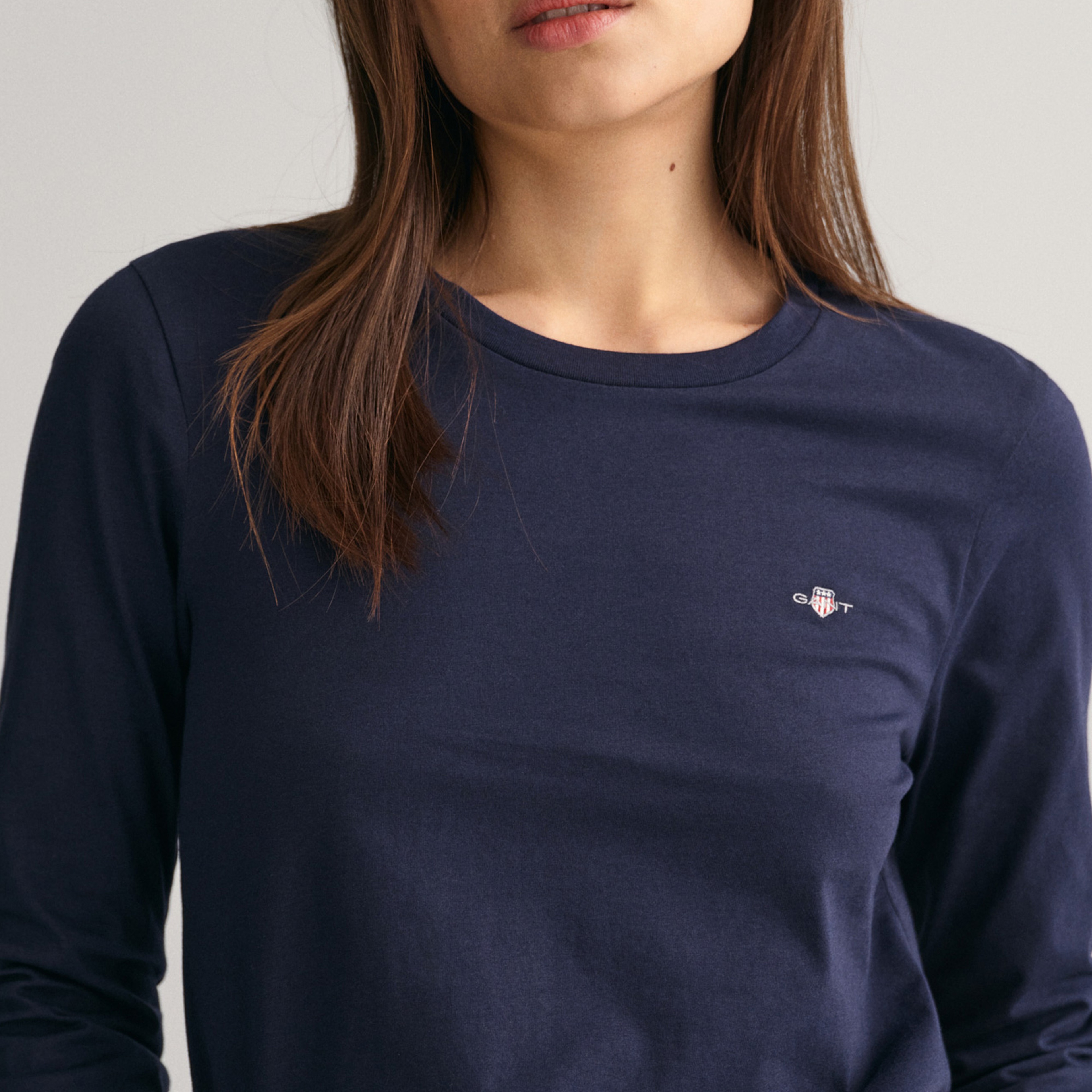 GANT Kadın Lacivert Regular Fit Bisiklet Yaka T-Shirt