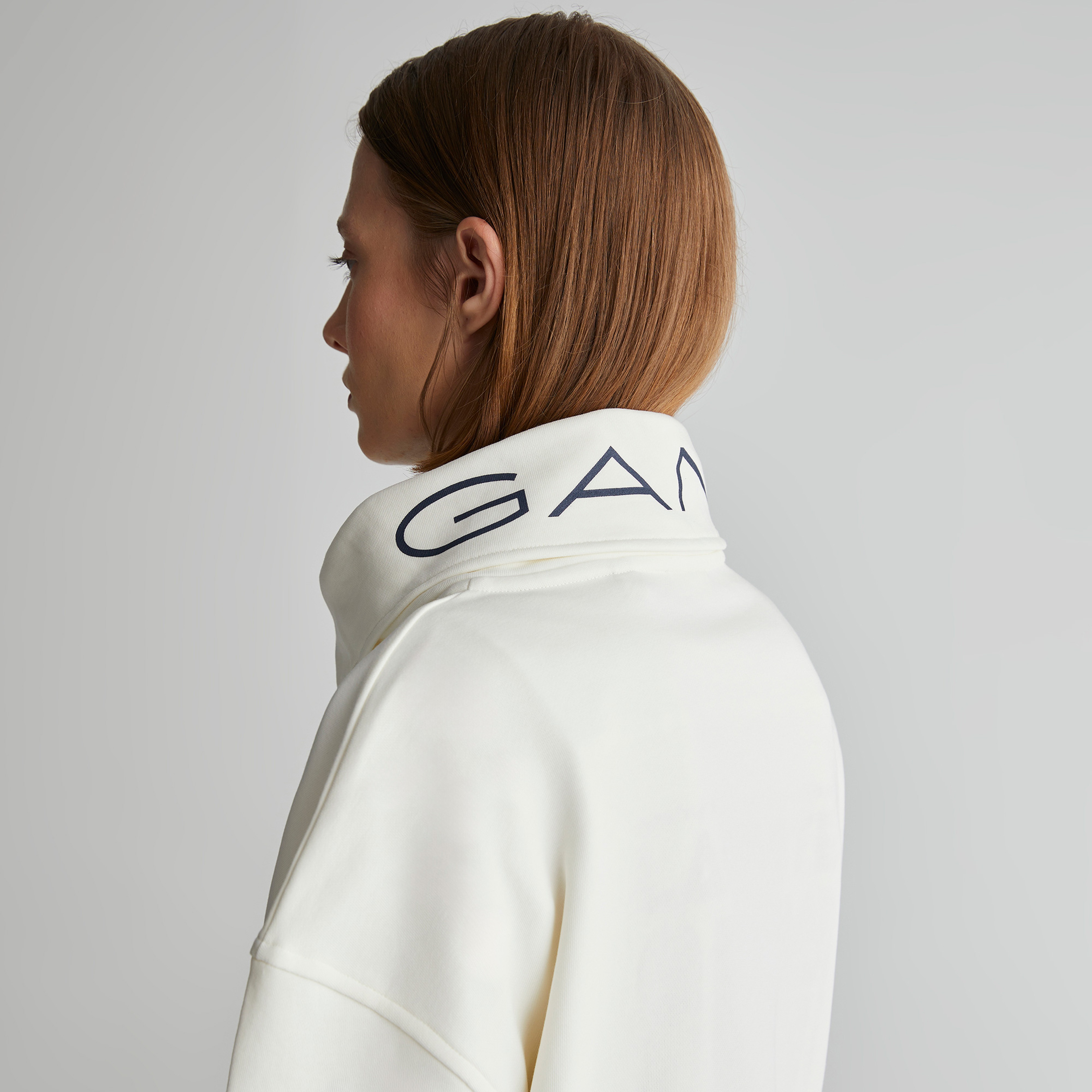 GANT Kadın Krem Oversize Fit Yarım Fermuarlı Sweatshirt