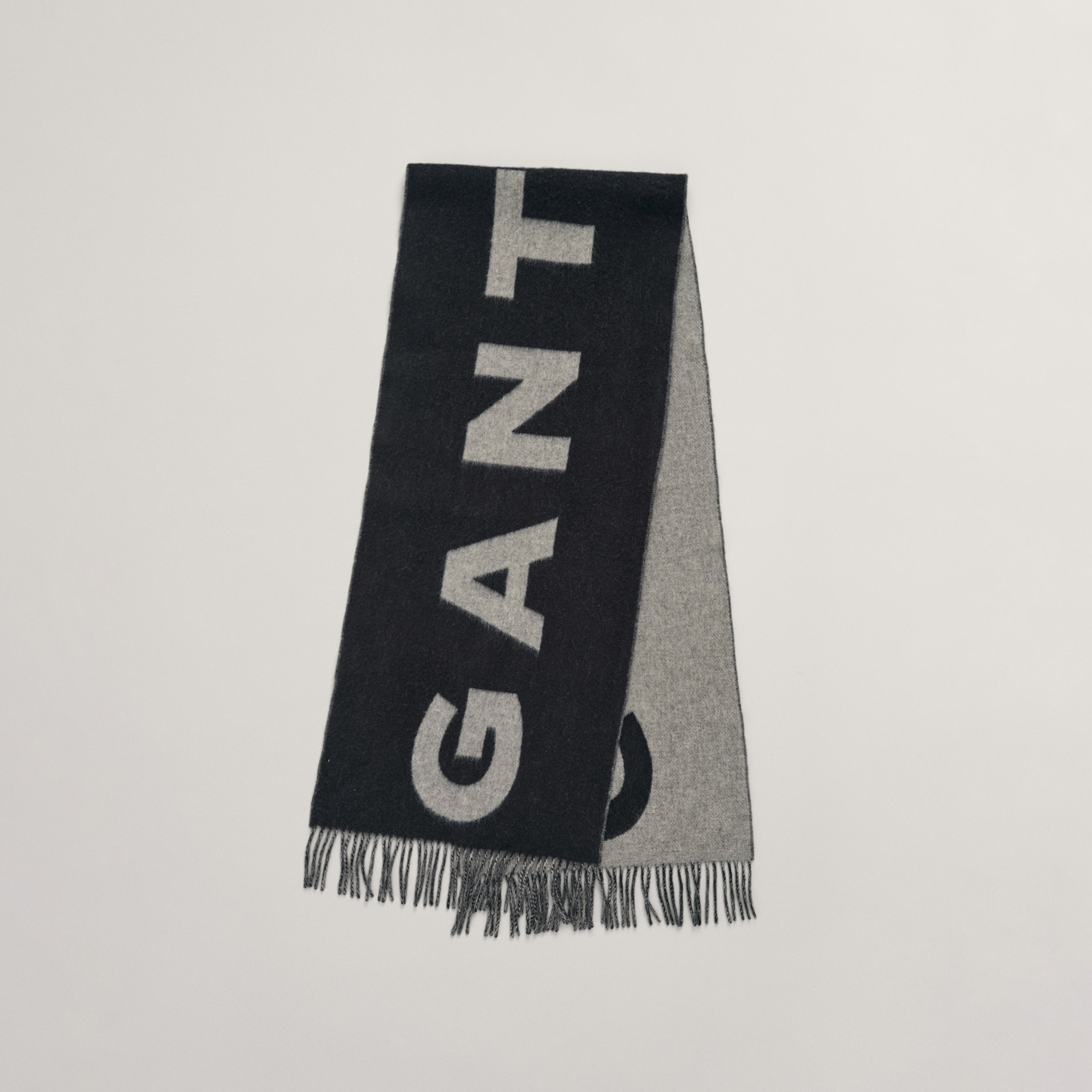GANT Unisex Siyah Logolu Atkı