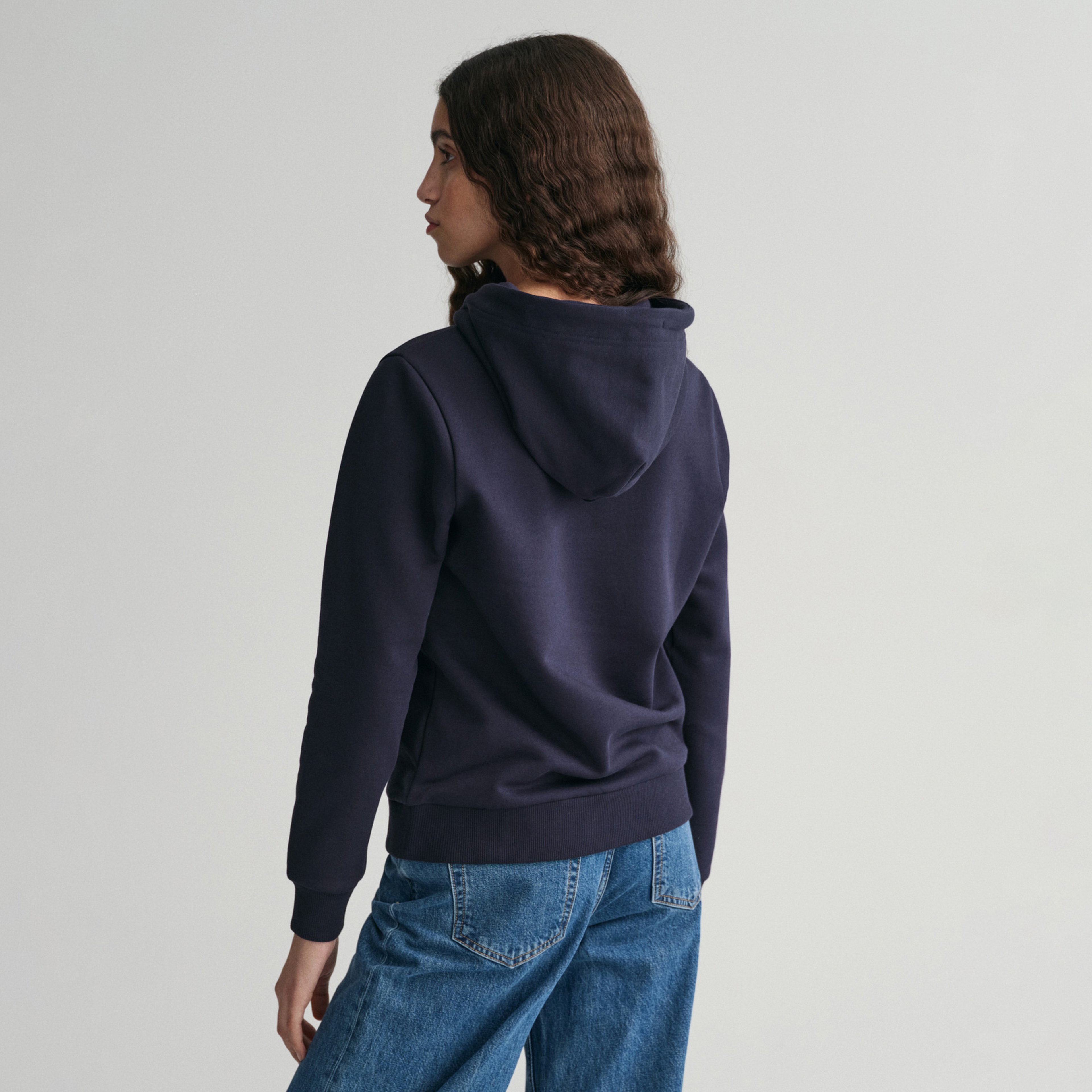 GANT Kadın Lacivert Regular Fit Kapüşonlu Logolu Sweatshirt