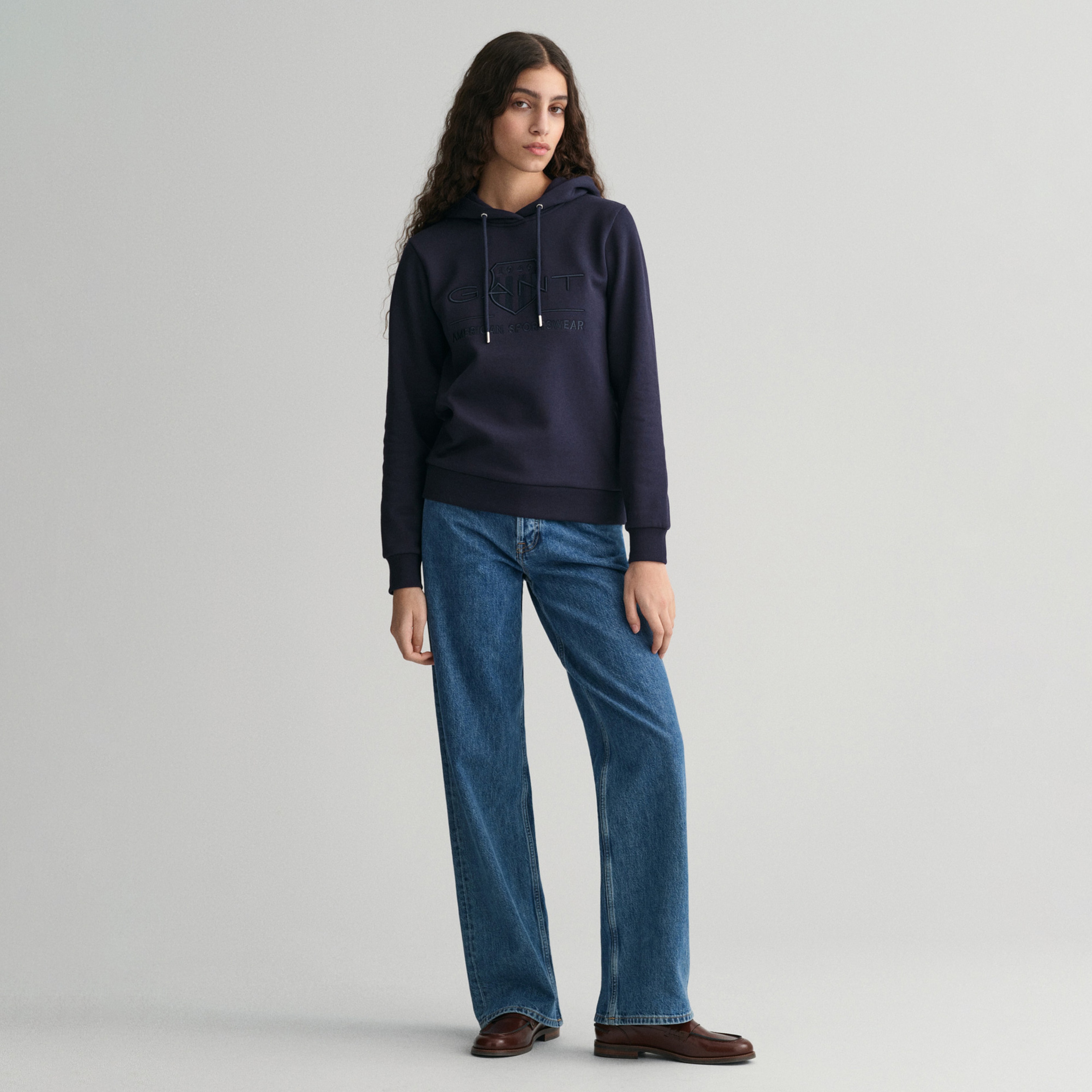 GANT Kadın Lacivert Regular Fit Kapüşonlu Logolu Sweatshirt