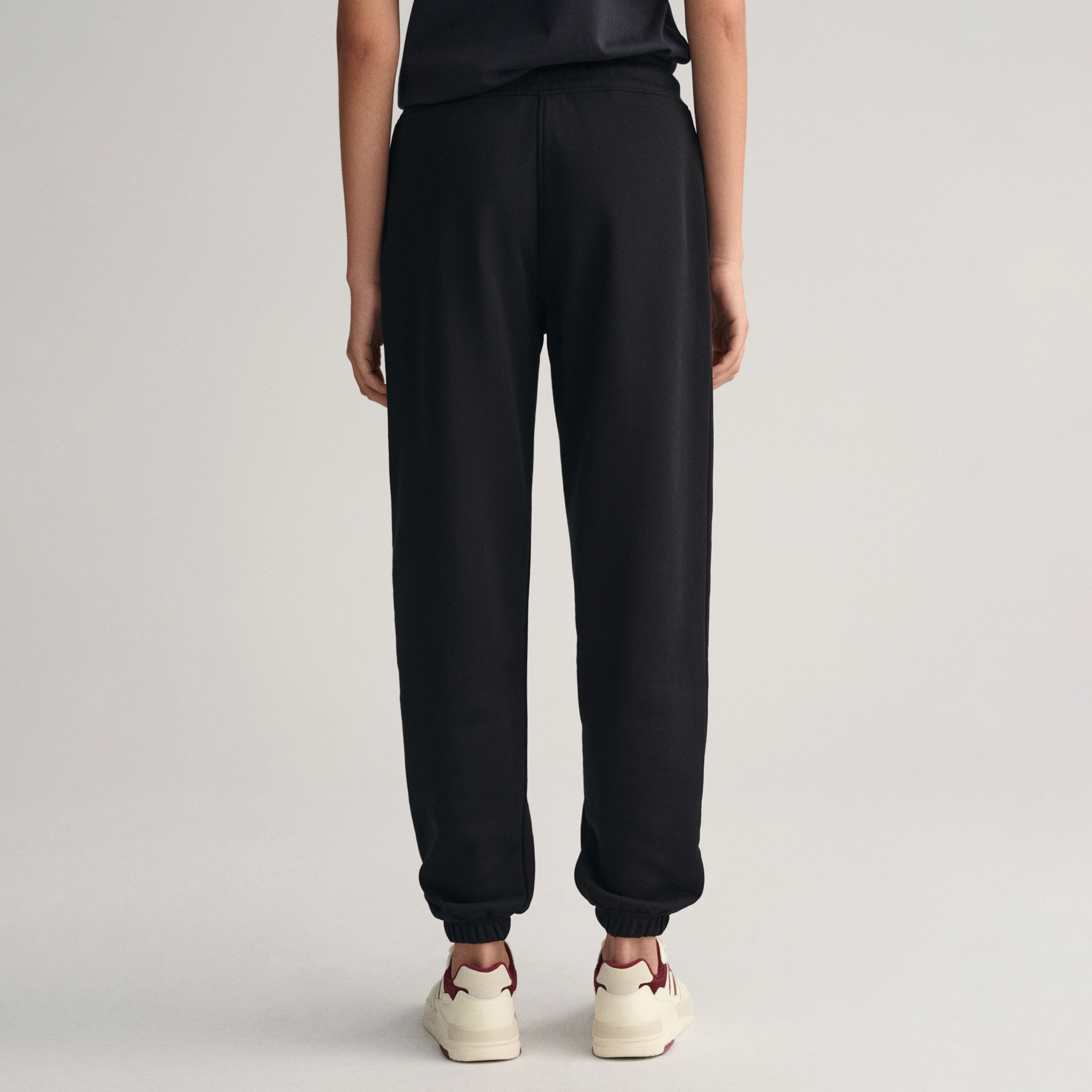 GANT Kadın Siyah Relaxed Fit Logolu Eşofman Altı