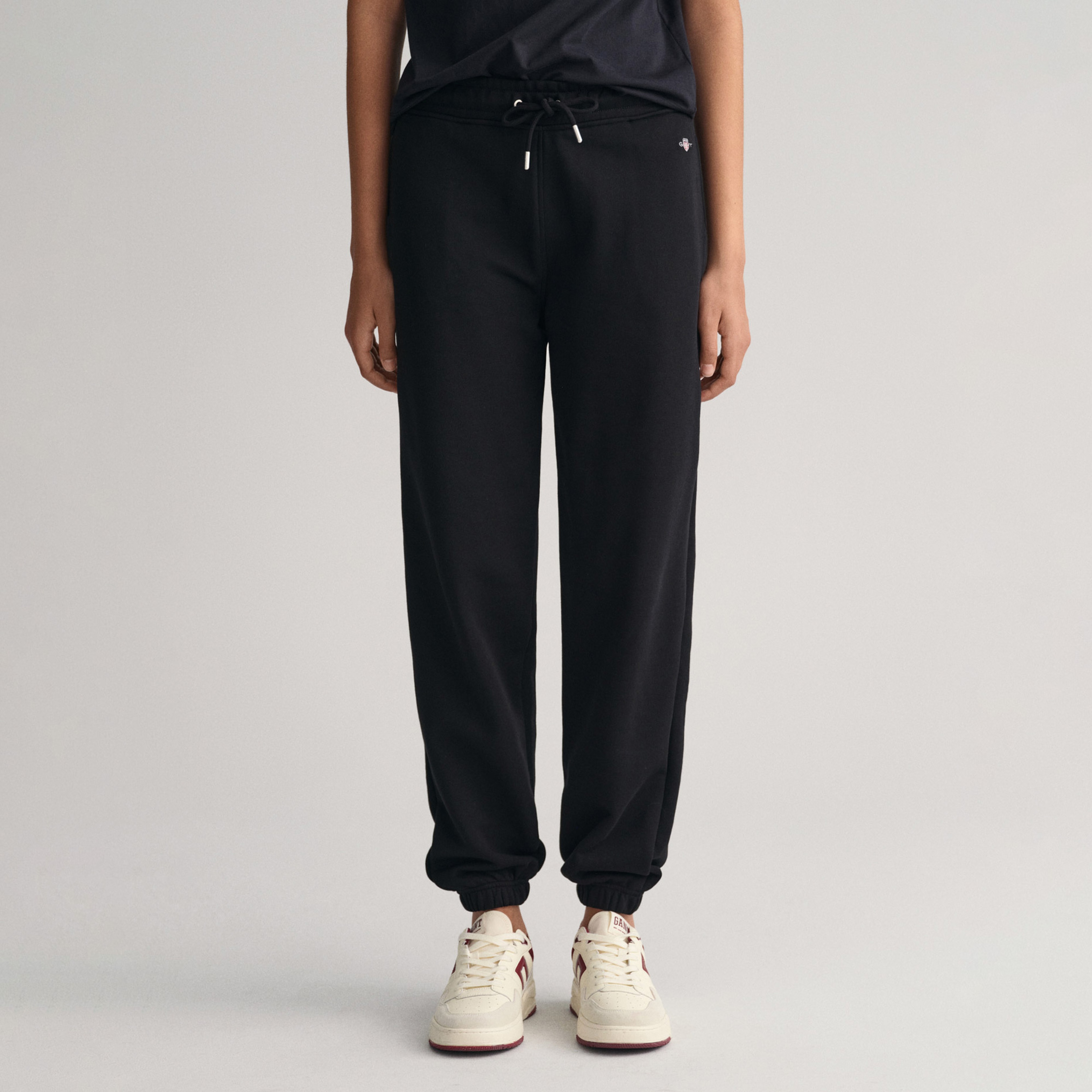 GANT Kadın Siyah Relaxed Fit Logolu Eşofman Altı