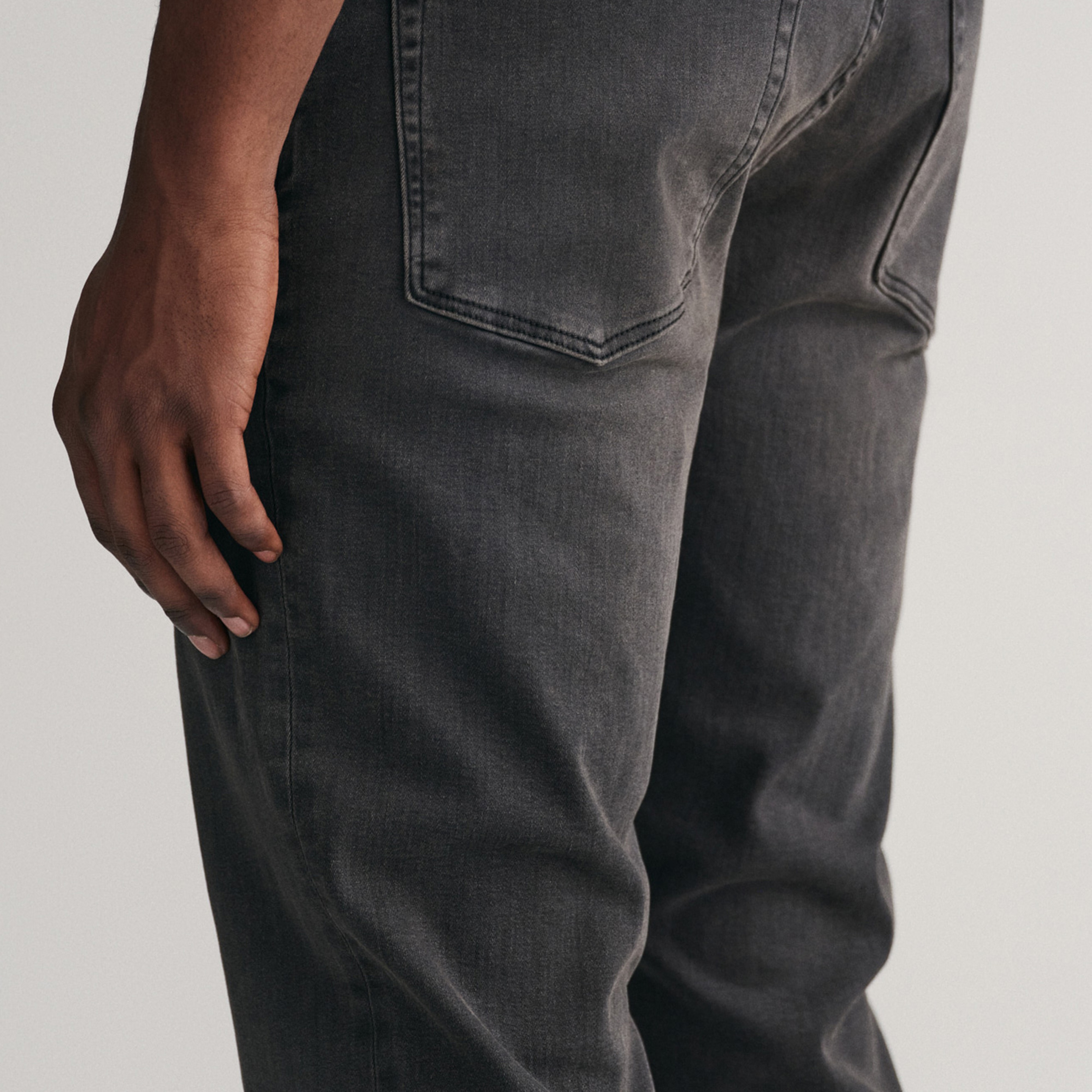 GANT Erkek Siyah Extra Slim Fit Active Recover Jean