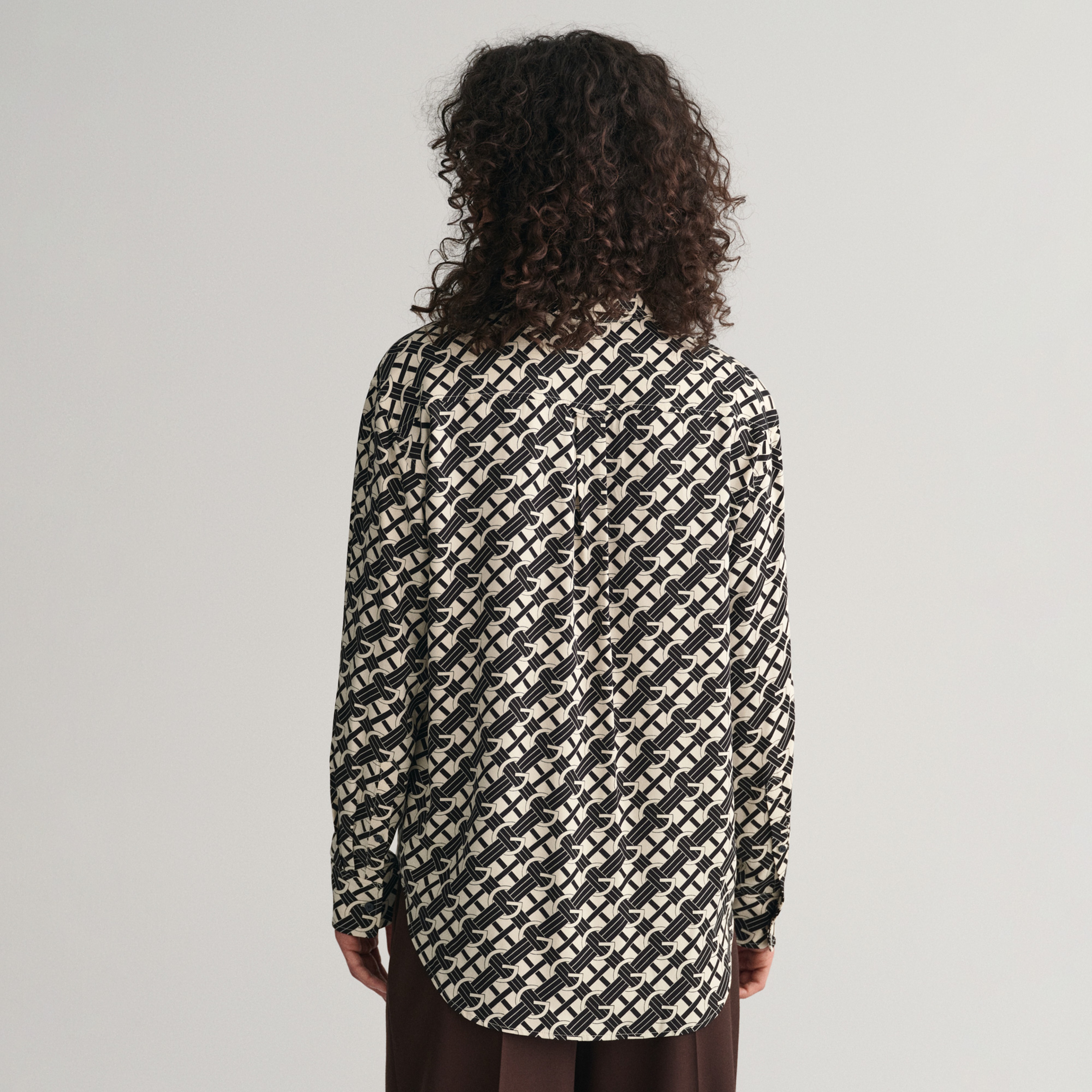 GANT Kadın Bej Relaxed Fit Klasik Yaka Desenli Gömlek