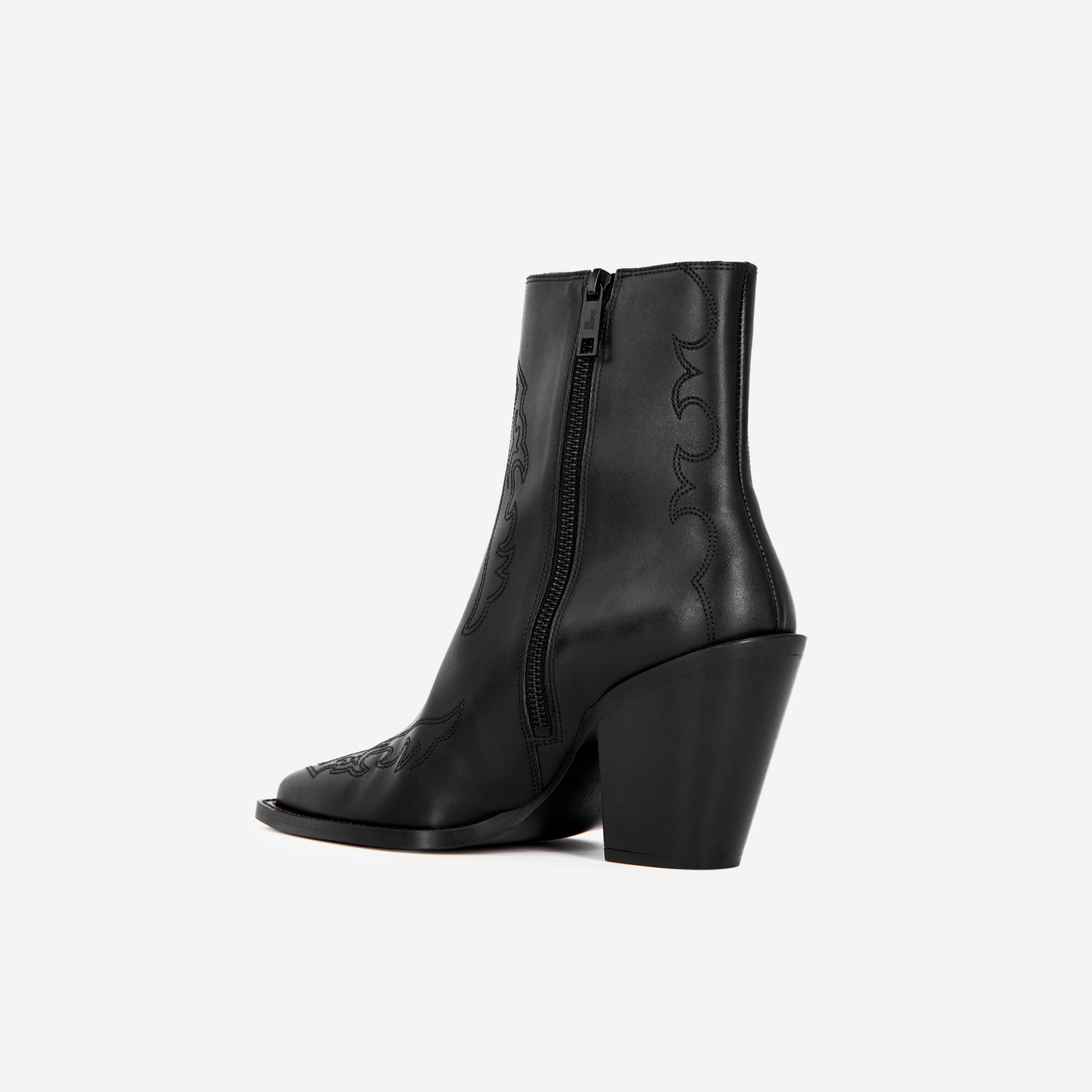 KADIN SİYAH AYAKKABI