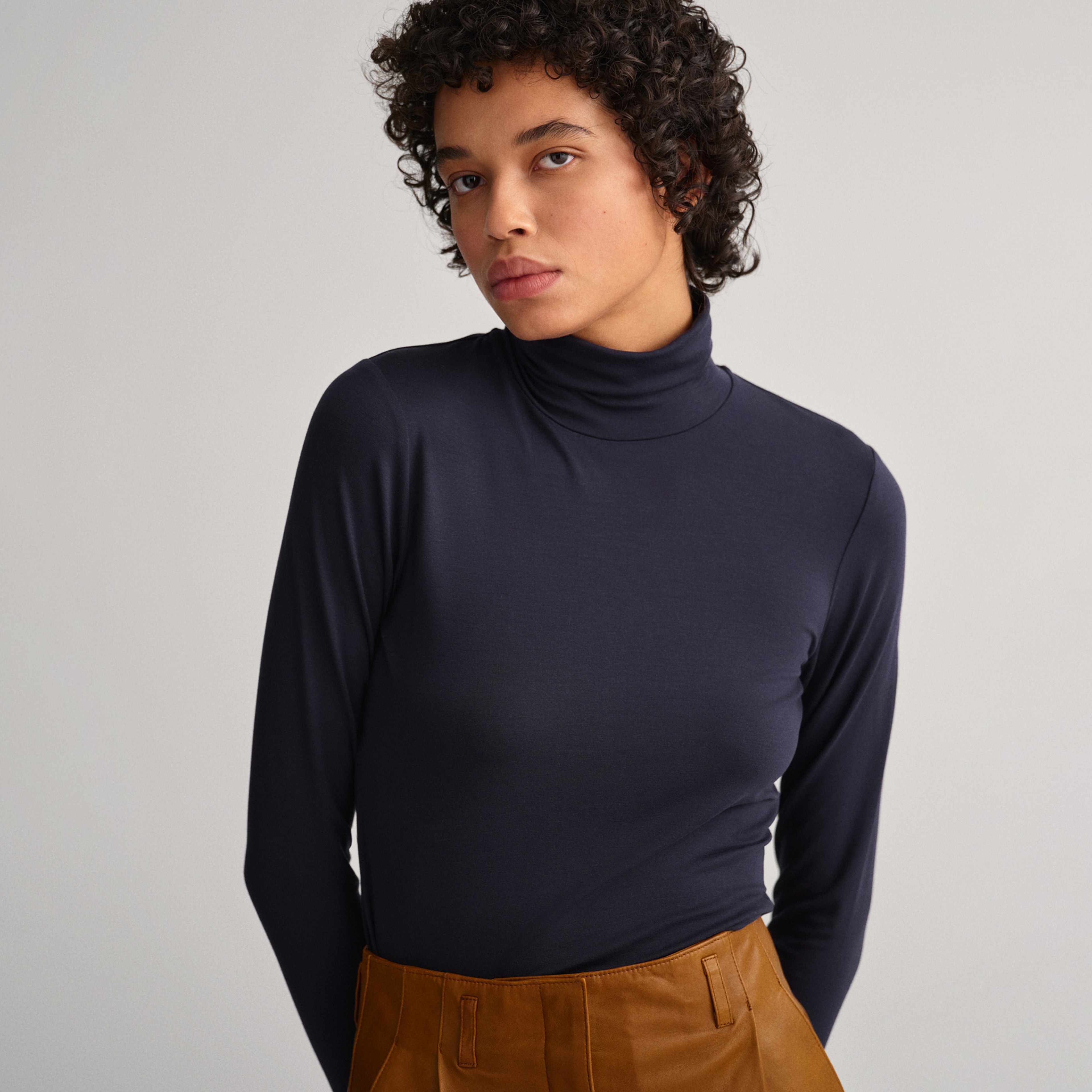 GANT Kadın Lacivert Regular Fit T-Shirt