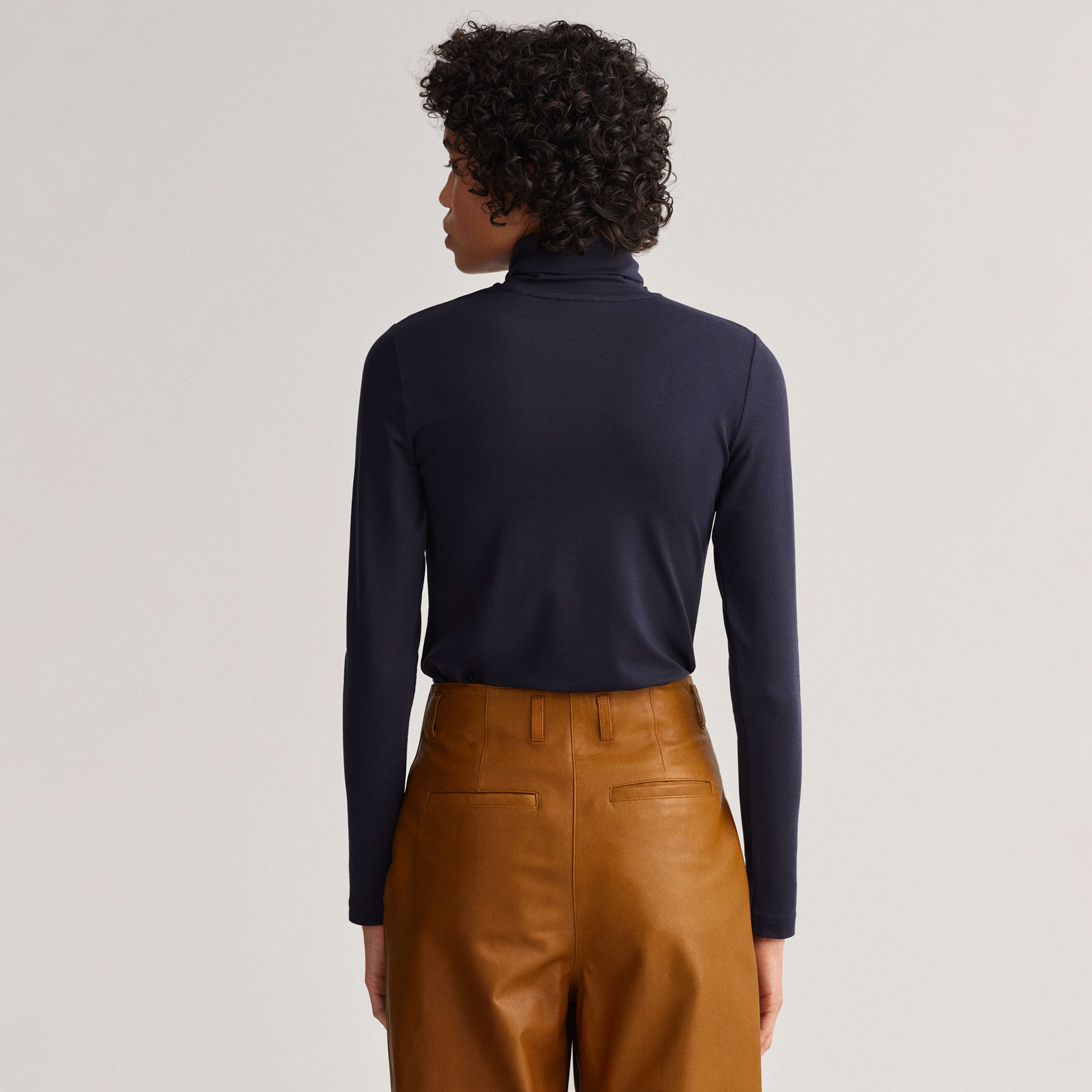 GANT Kadın Lacivert Regular Fit T-Shirt