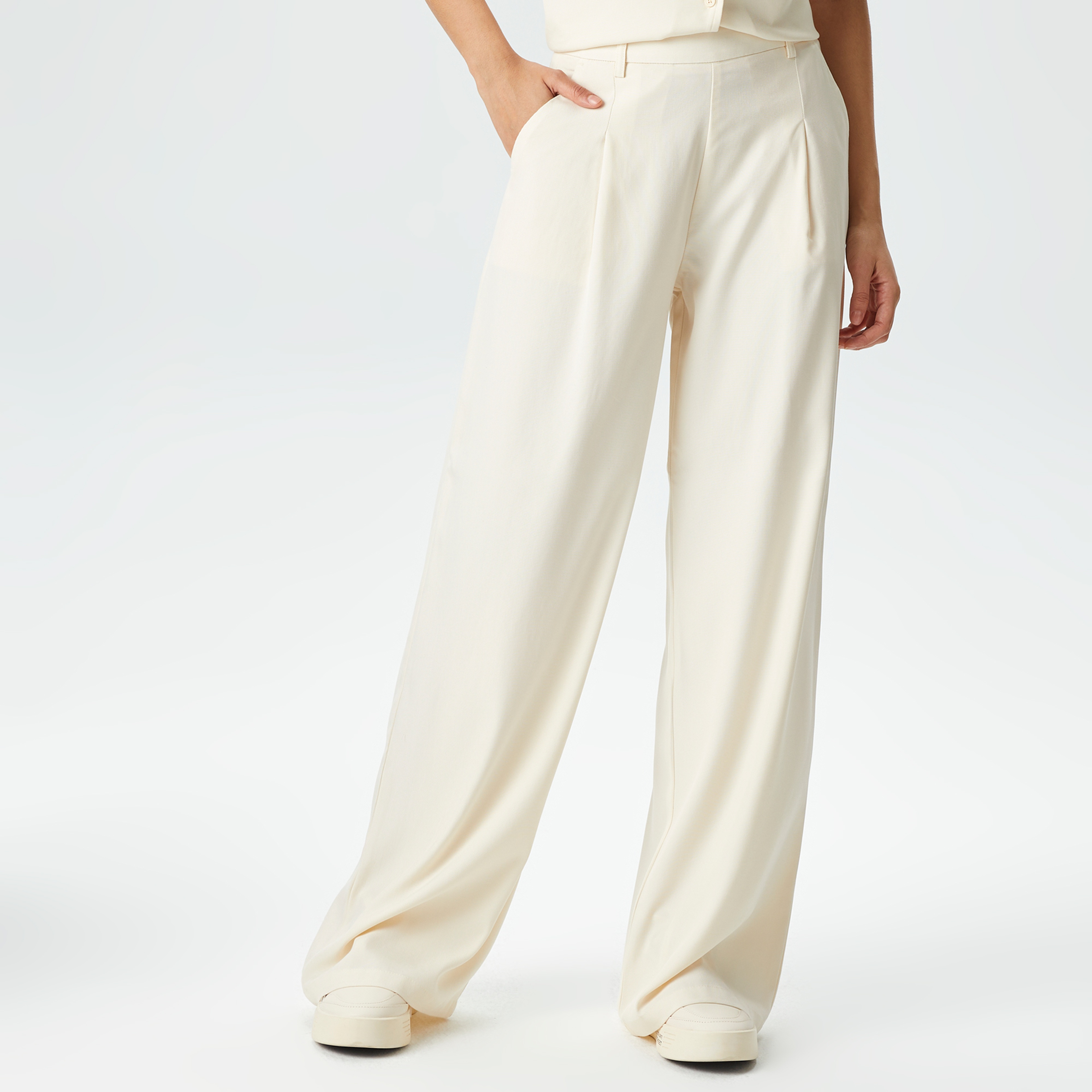 Kadın Relaxed Fit Beyaz Pantolon