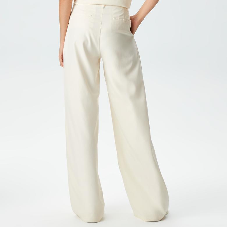 Kadın Relaxed Fit Beyaz Pantolon