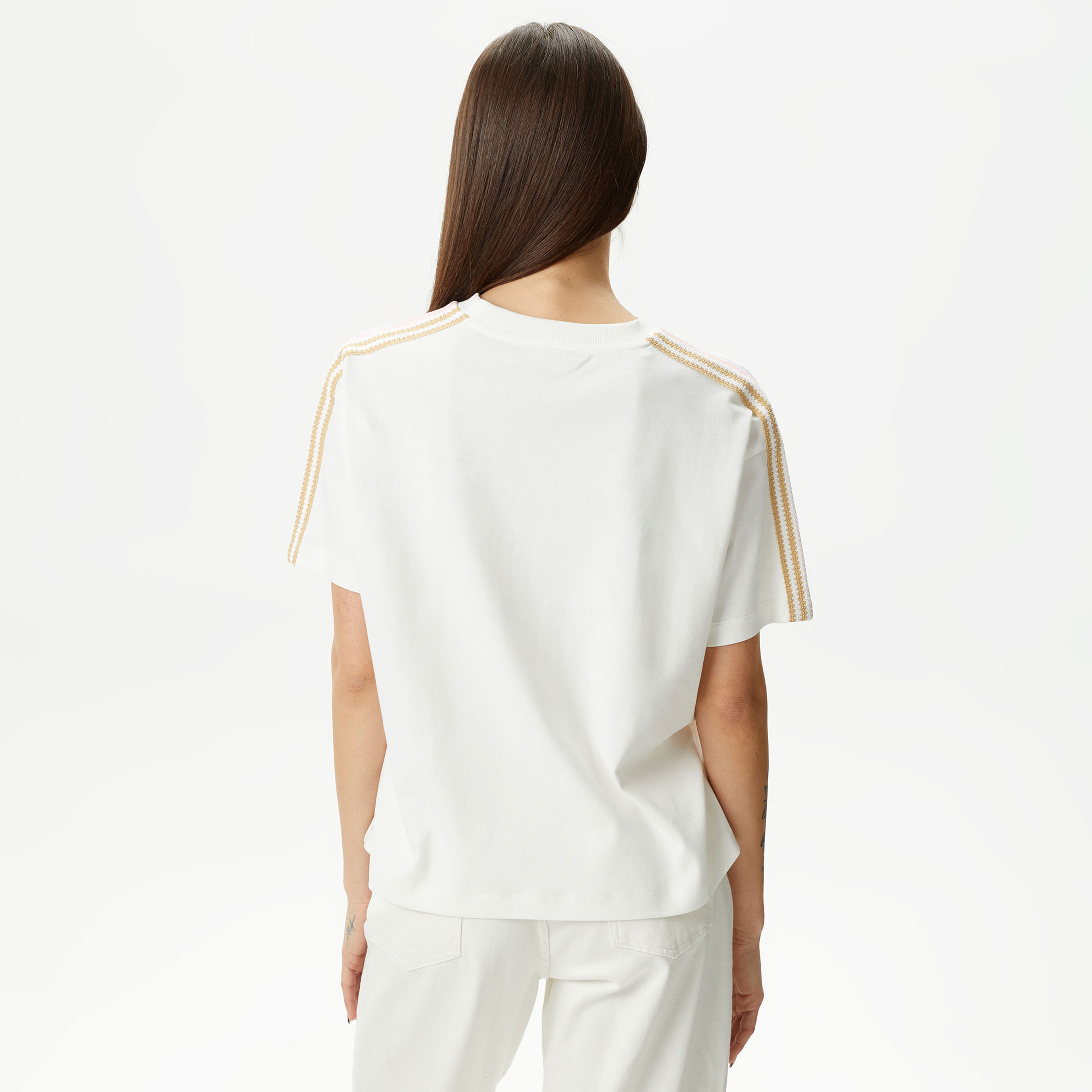 Kadın Relaxed Fit Bisiklet Yaka Beyaz T-Shirt