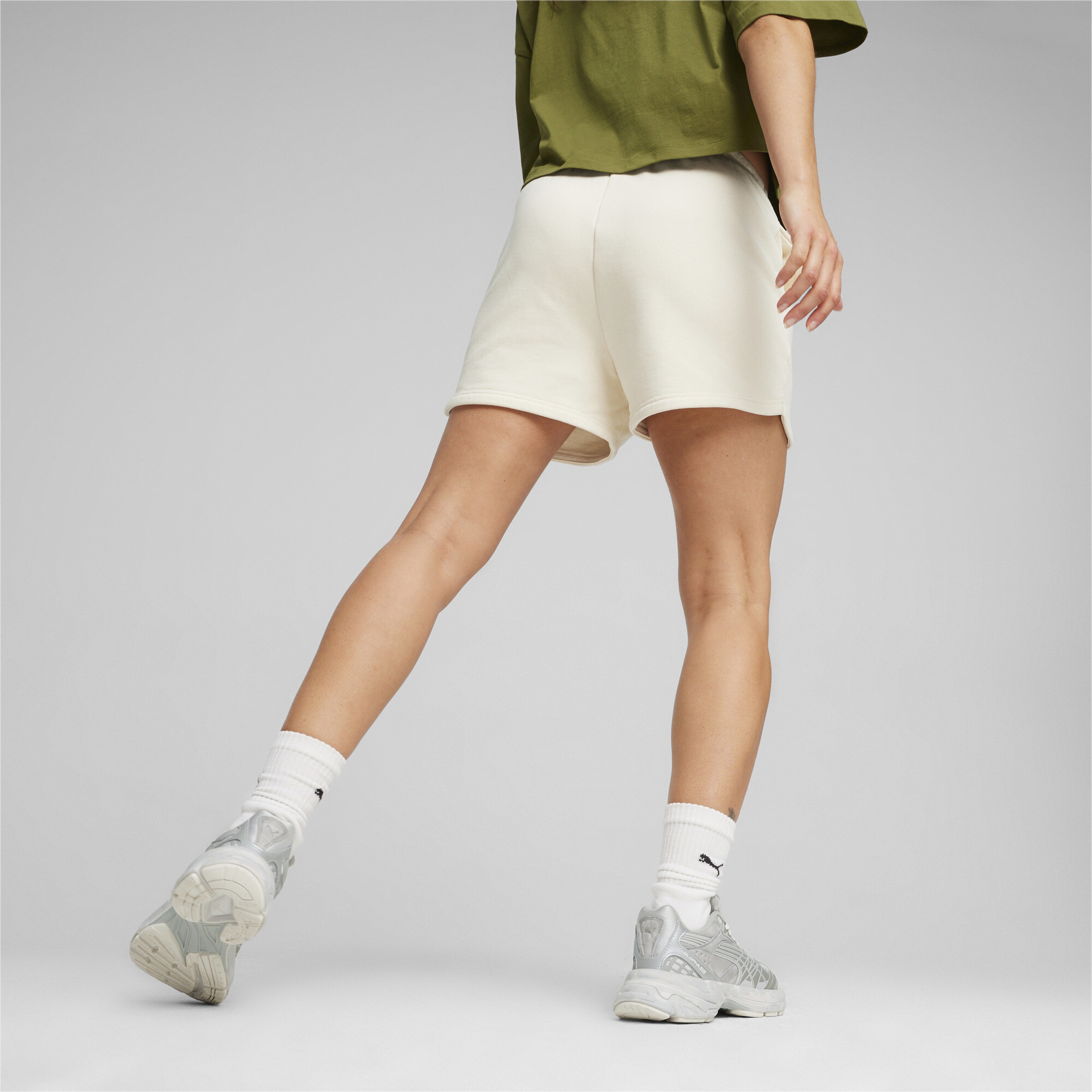 Puma Better Classics Kadın Beyaz Şort